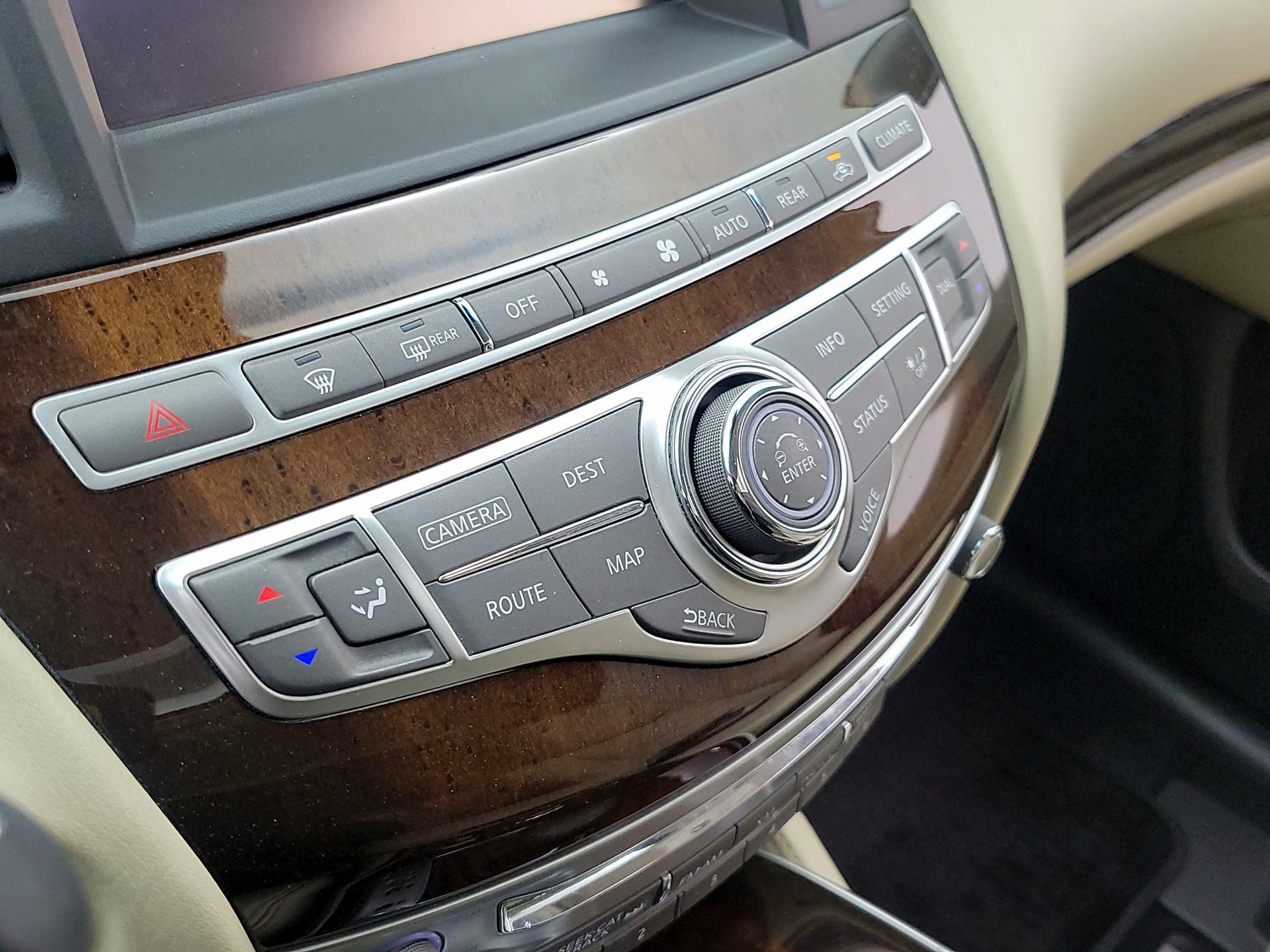 Thumbnail: 2015 INFINITI QX60 - 17