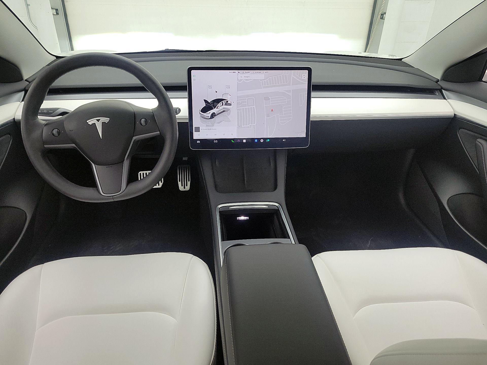 Thumbnail: 2023 Tesla Model 3 - 9