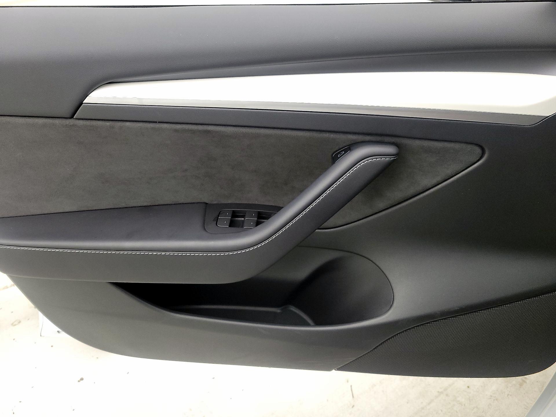 Thumbnail: 2023 Tesla Model 3 - 12