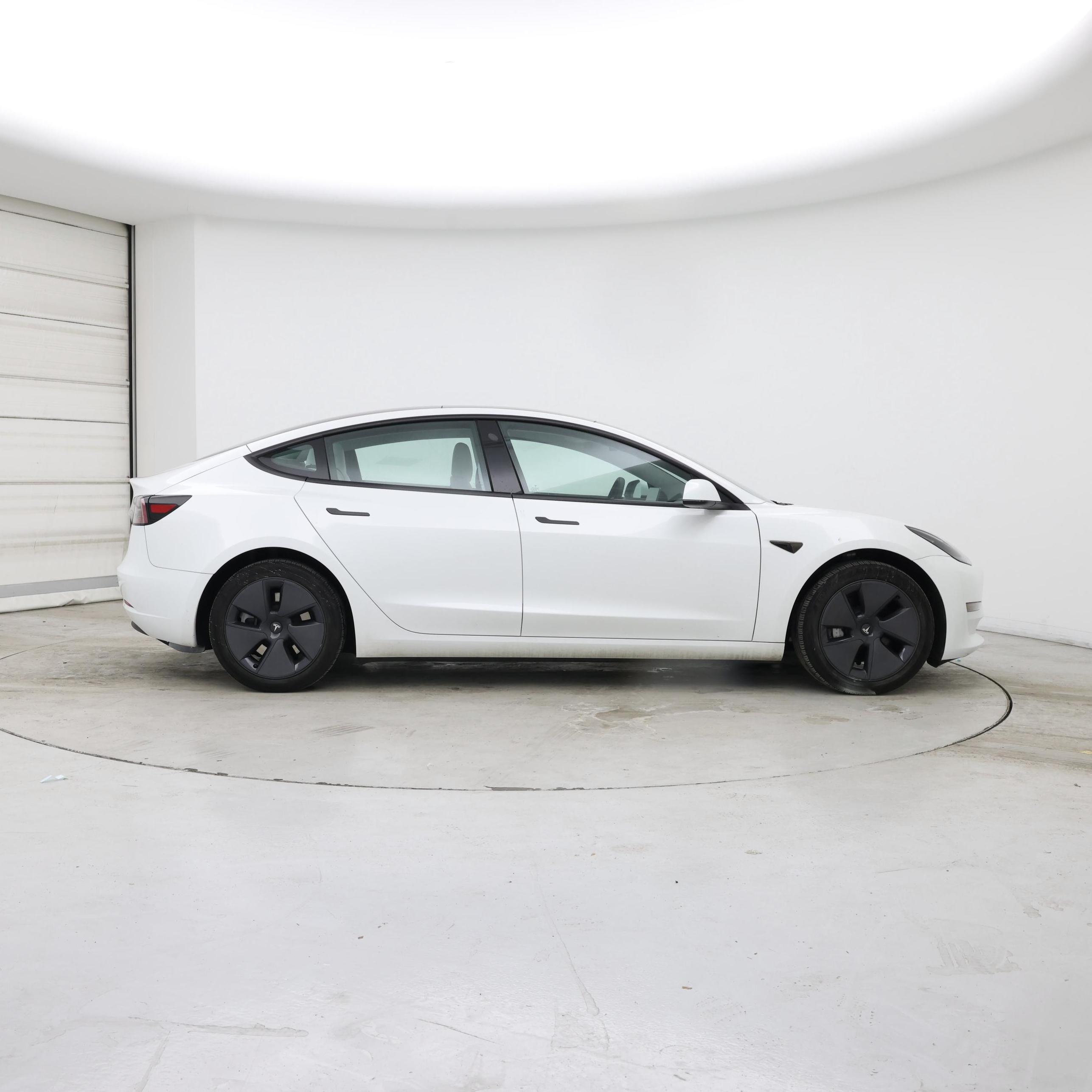 Thumbnail: 2023 Tesla Model 3 - 7