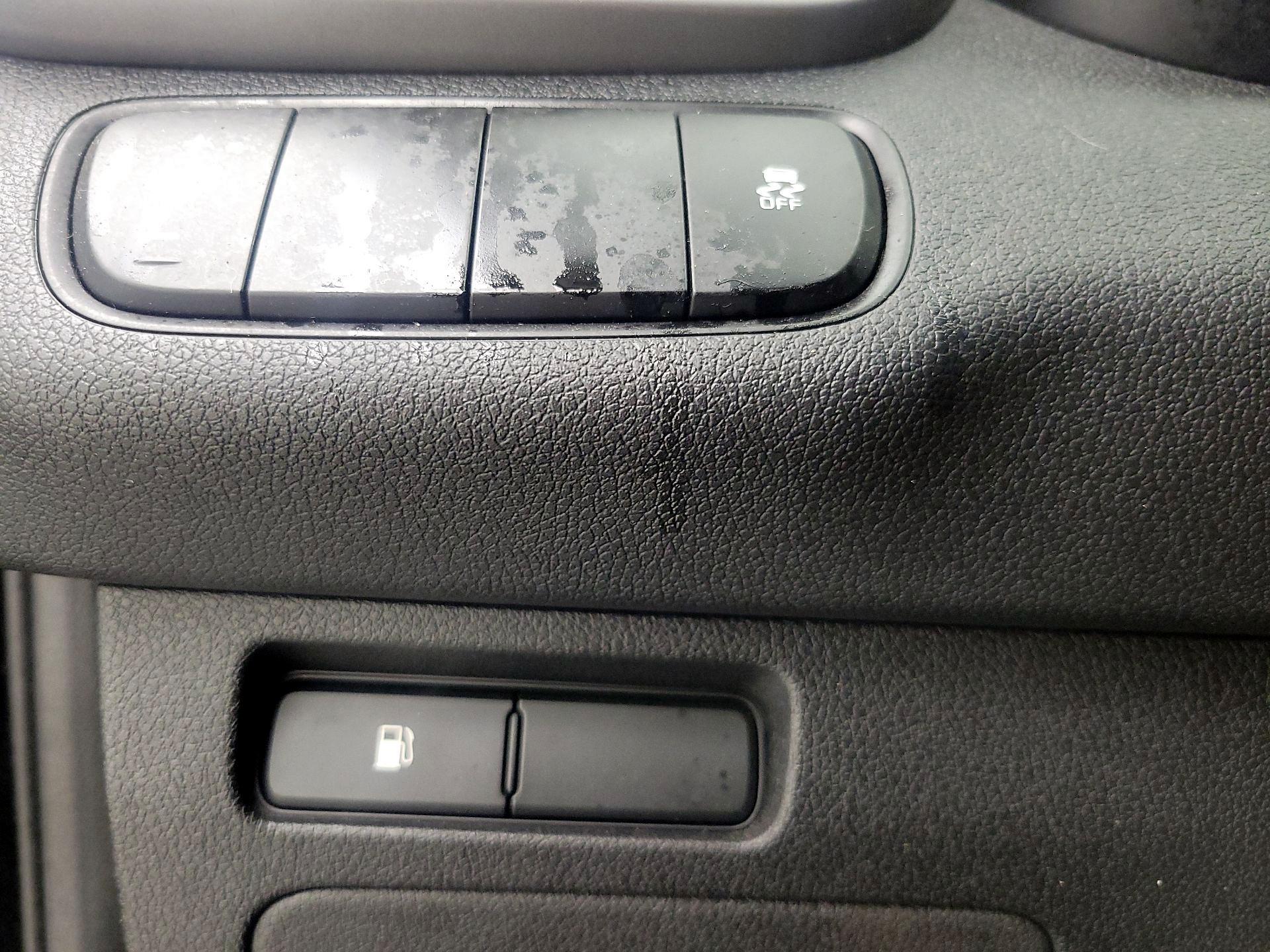 Thumbnail: 2016 Kia Sorento - 13