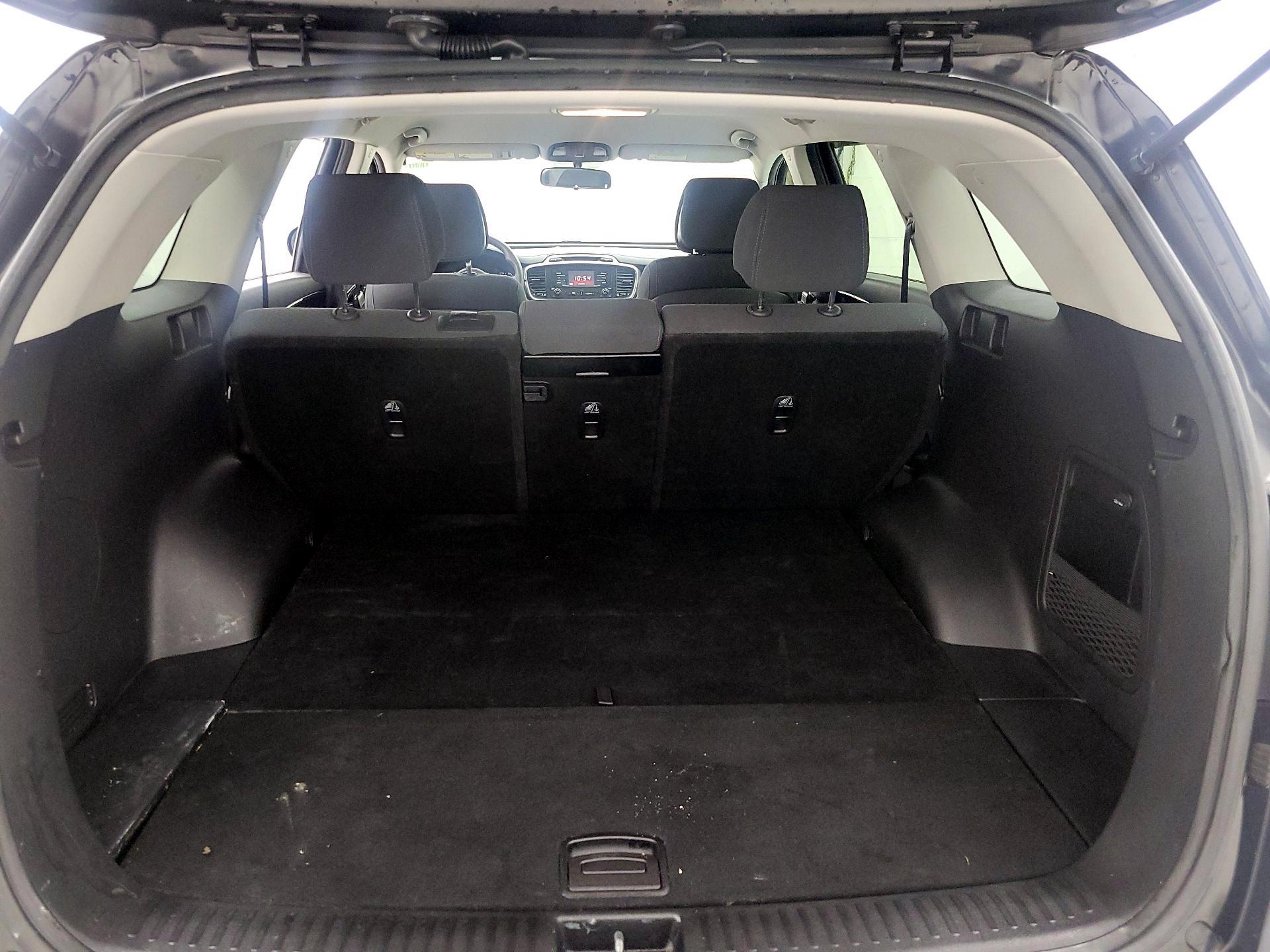 Thumbnail: 2016 Kia Sorento - 20