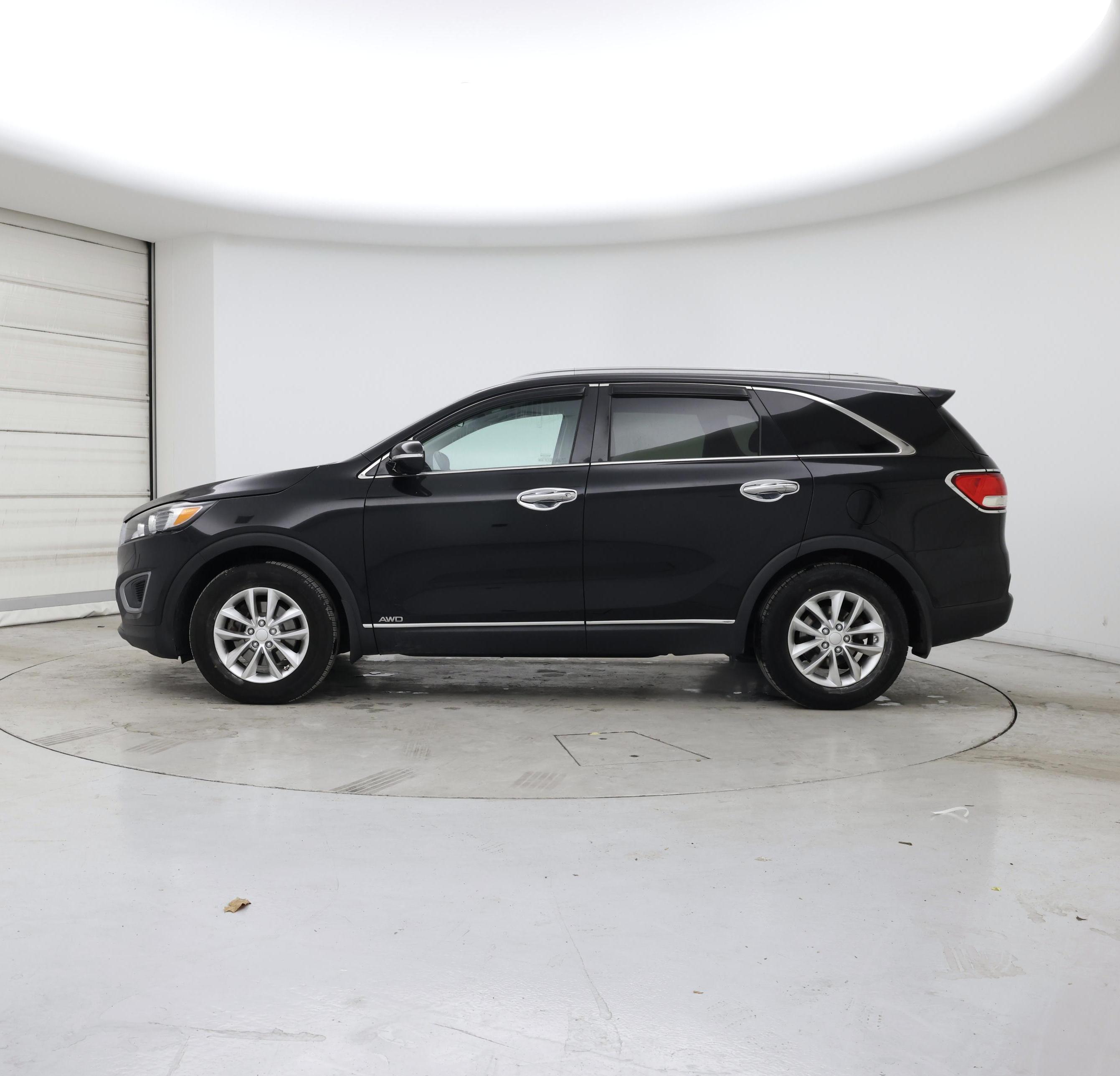 Thumbnail: 2016 Kia Sorento - 3