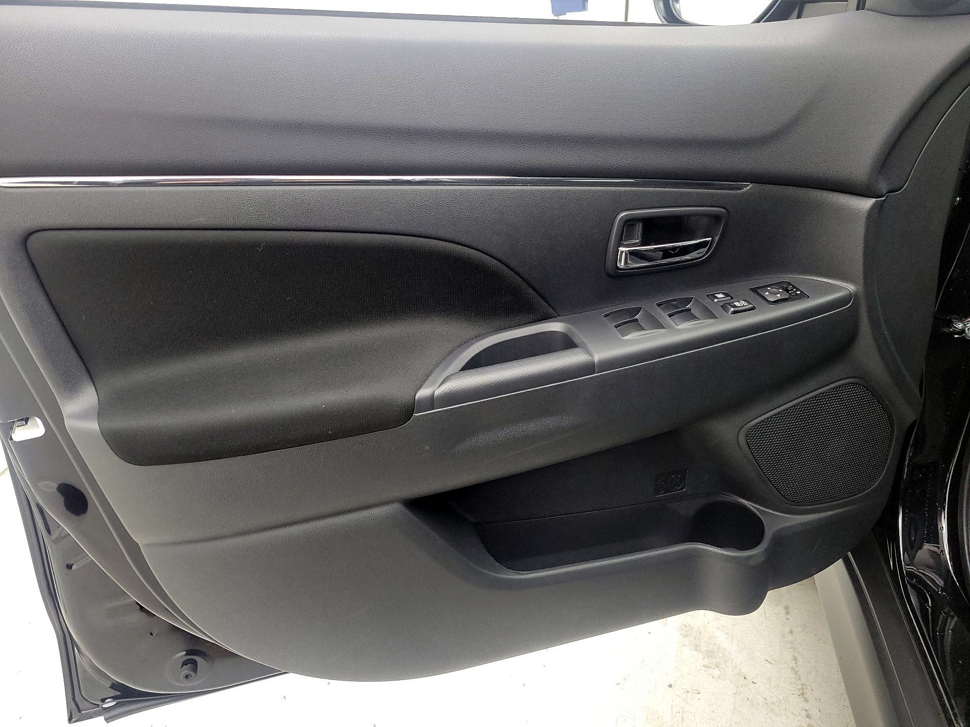 Thumbnail: 2025 Mitsubishi Outlander Sport - 12