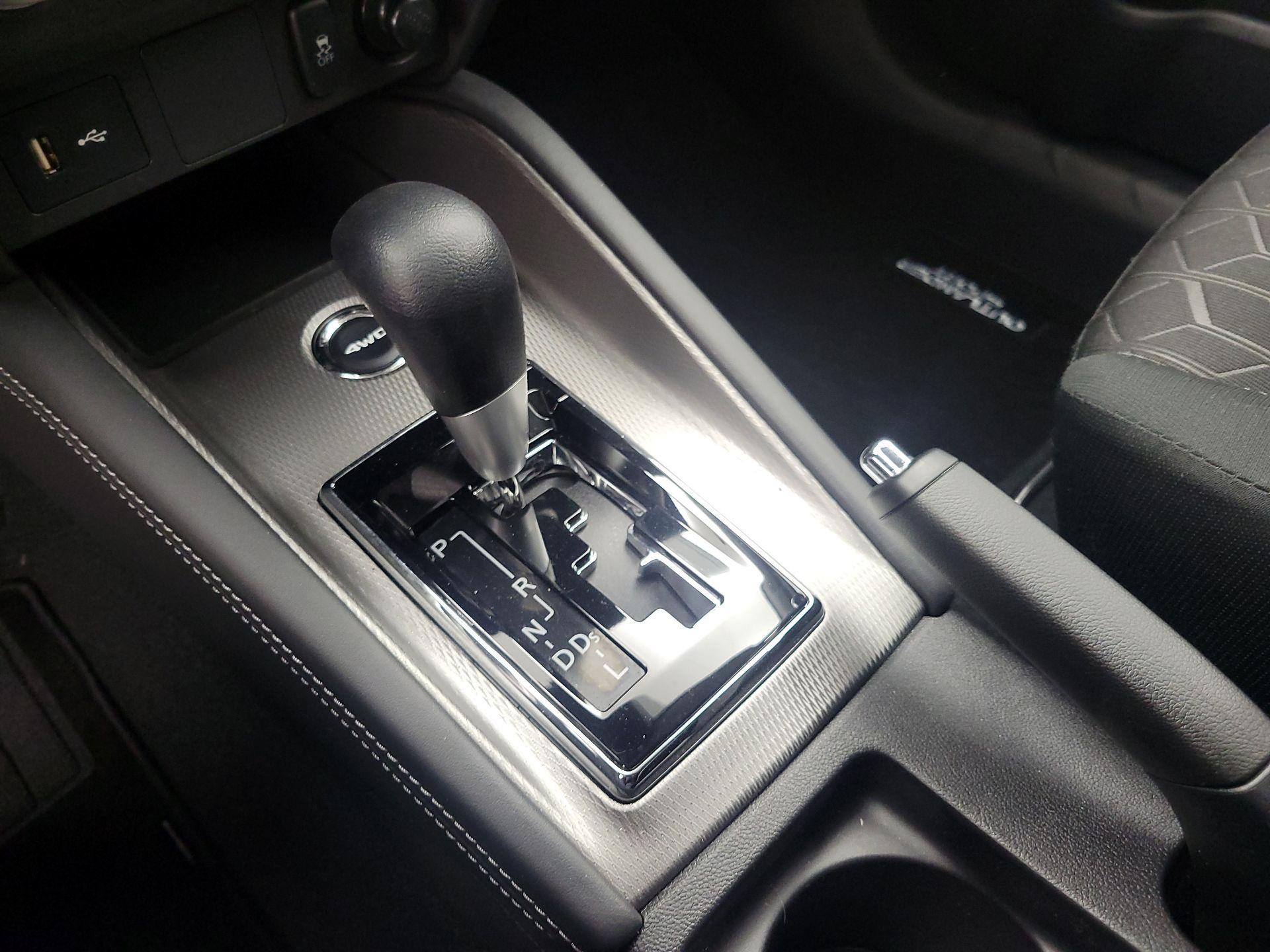 Thumbnail: 2025 Mitsubishi Outlander Sport - 16