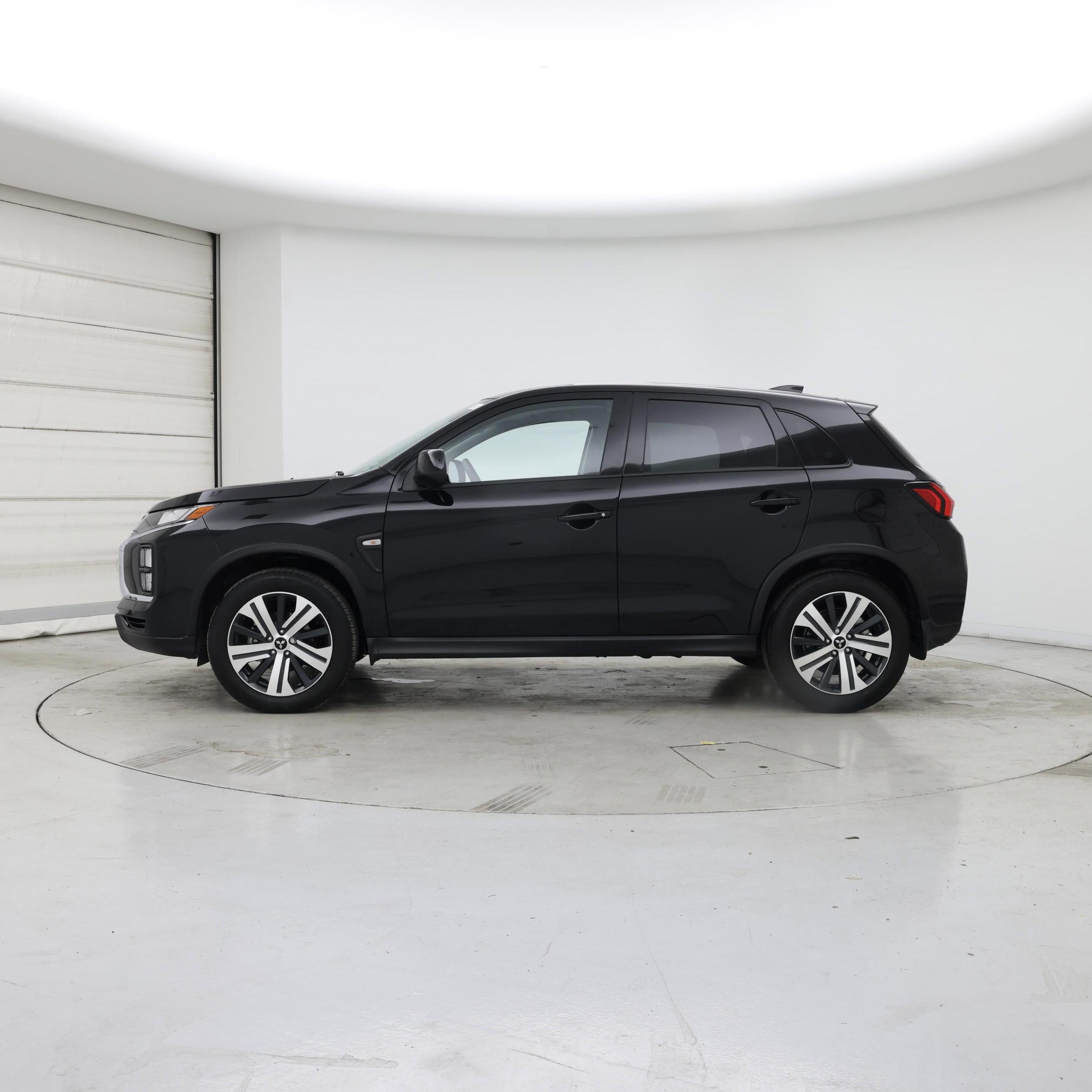 Thumbnail: 2025 Mitsubishi Outlander Sport - 3