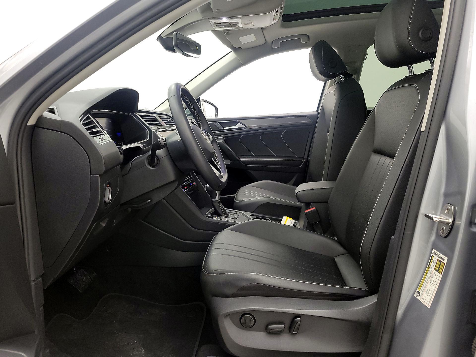 Thumbnail: 2023 Volkswagen Tiguan - 11