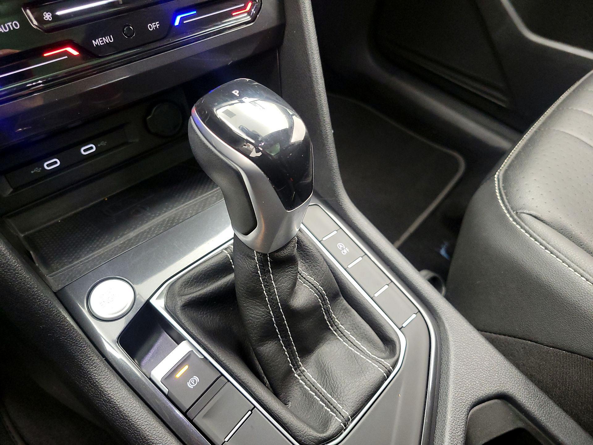 Thumbnail: 2023 Volkswagen Tiguan - 16