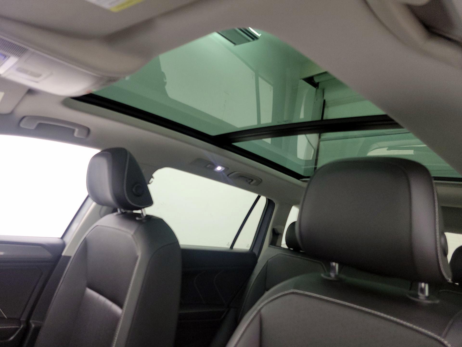 Thumbnail: 2023 Volkswagen Tiguan - 17