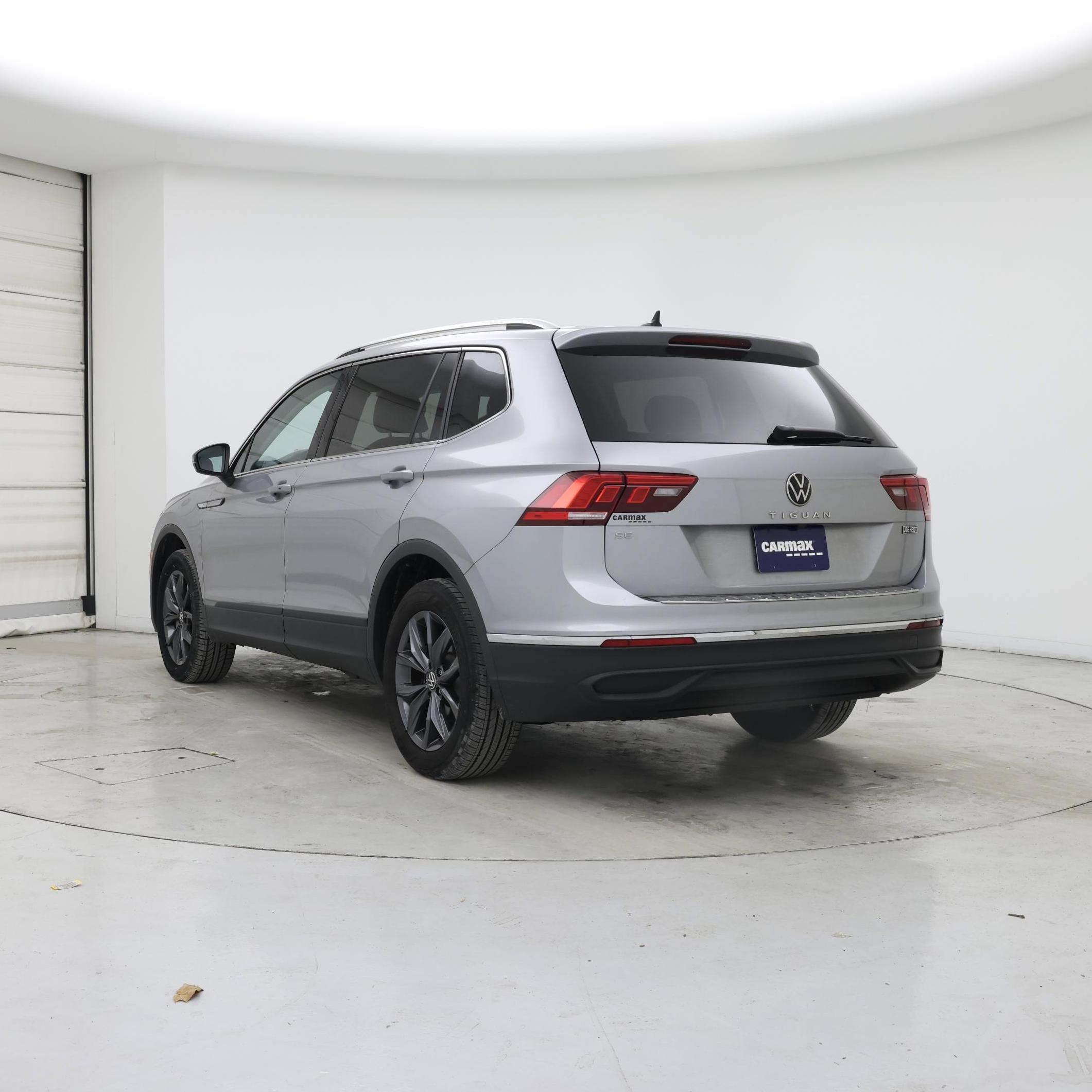 Thumbnail: 2023 Volkswagen Tiguan - 2