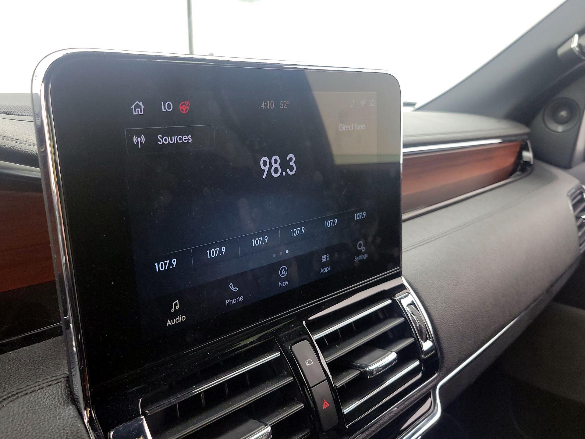 Thumbnail: 2020 Lincoln Navigator L - 16