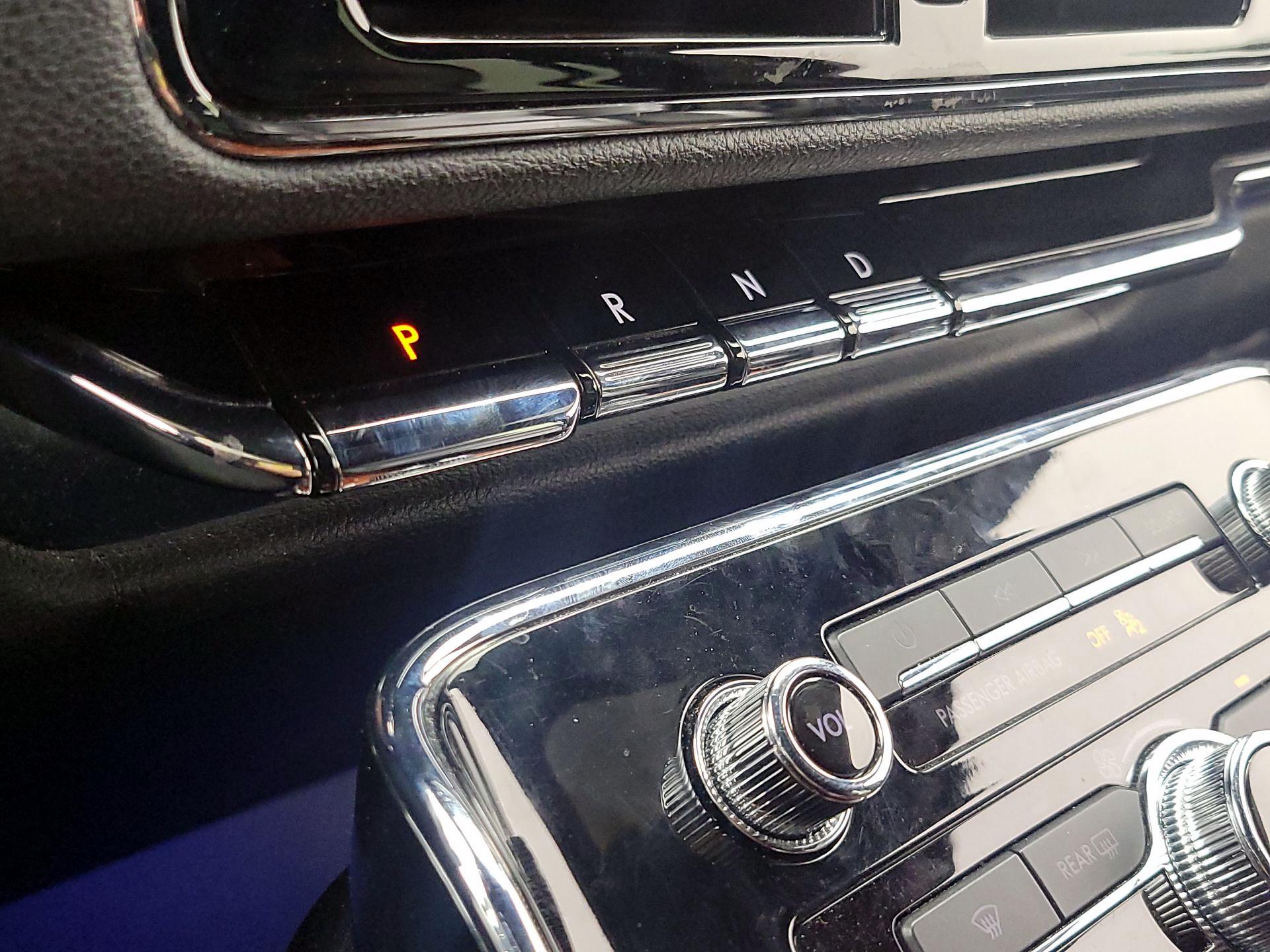 Thumbnail: 2020 Lincoln Navigator L - 18