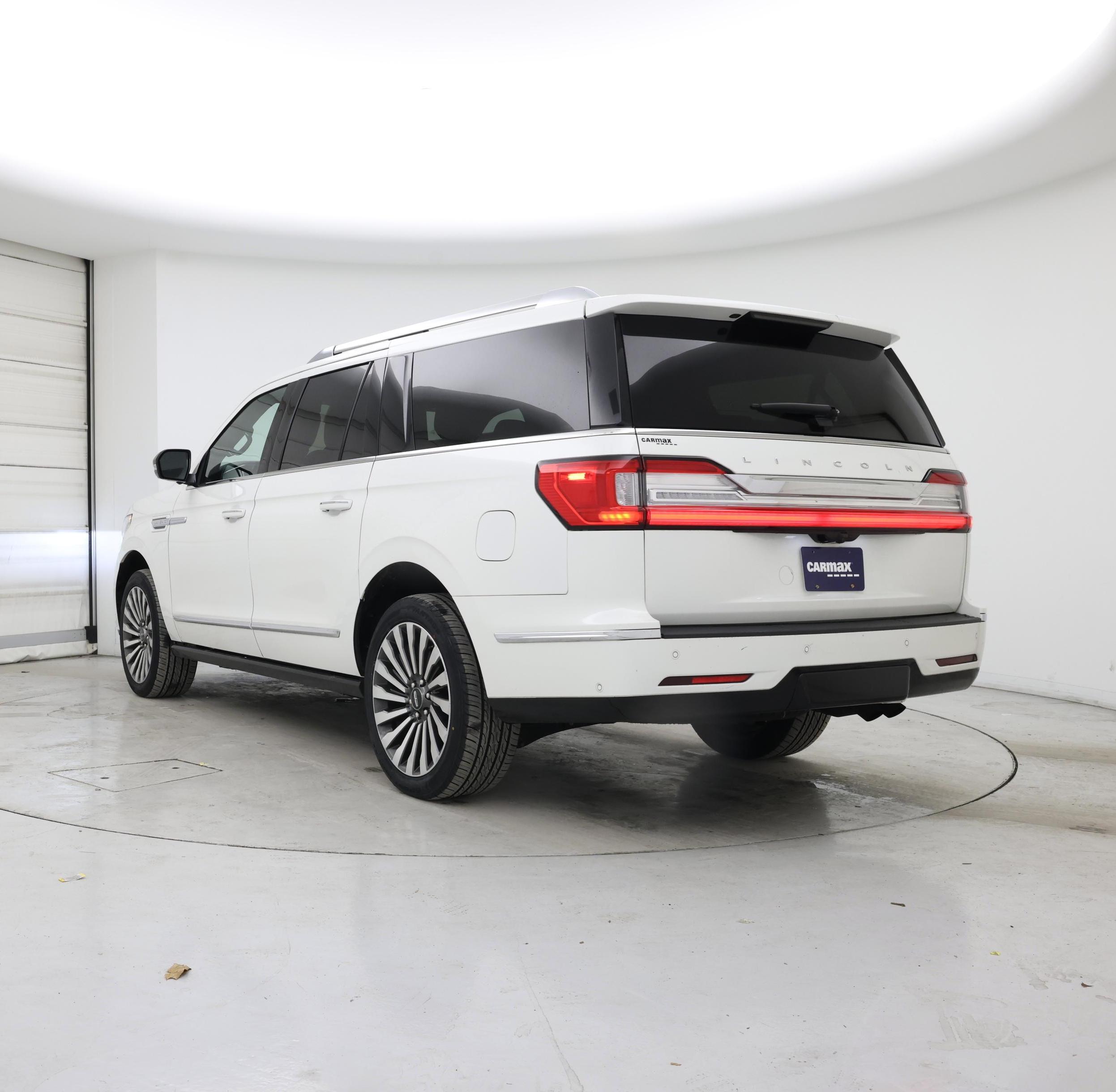 Thumbnail: 2020 Lincoln Navigator L - 2