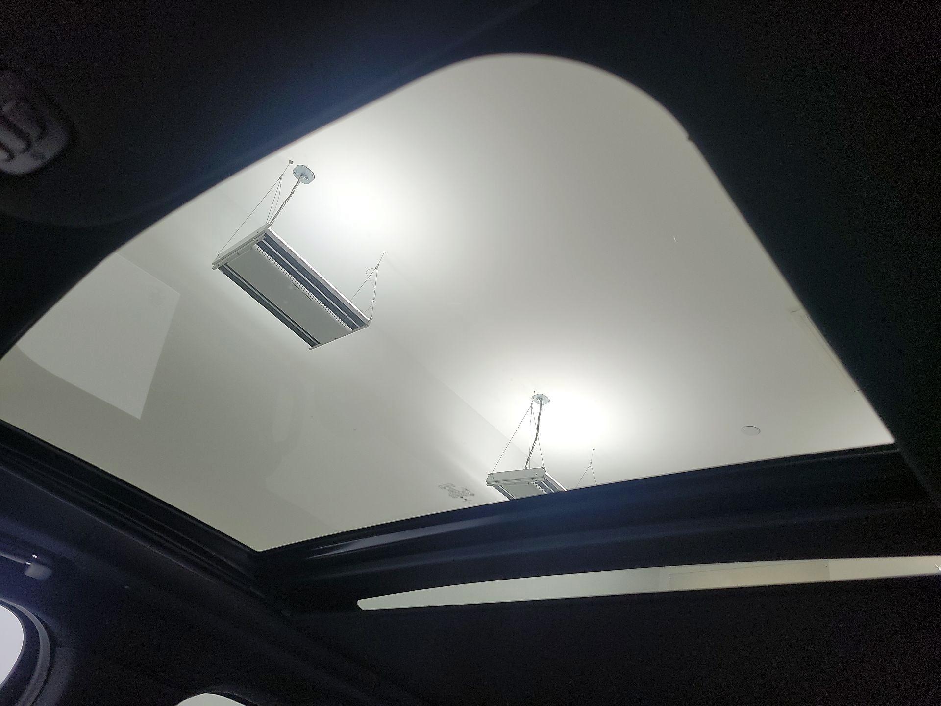 Thumbnail: 2020 Lincoln Navigator L - 19