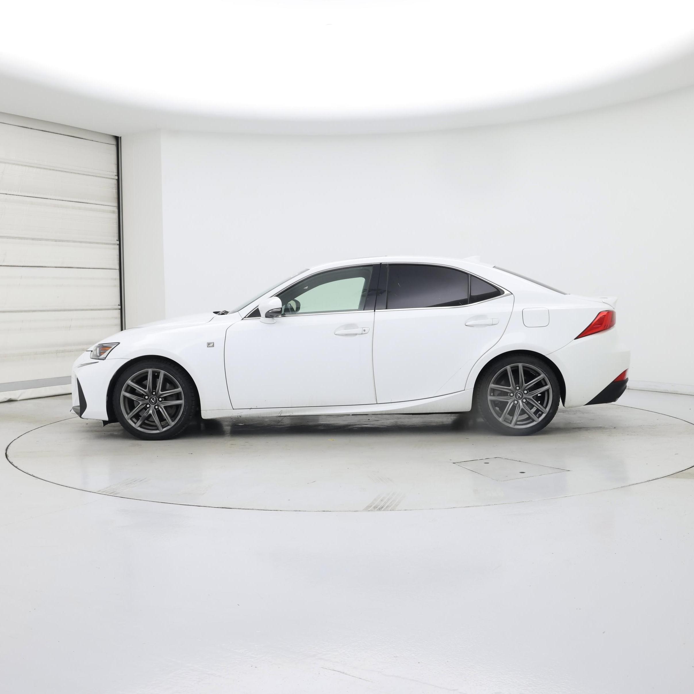 Thumbnail: 2017 Lexus IS - 3