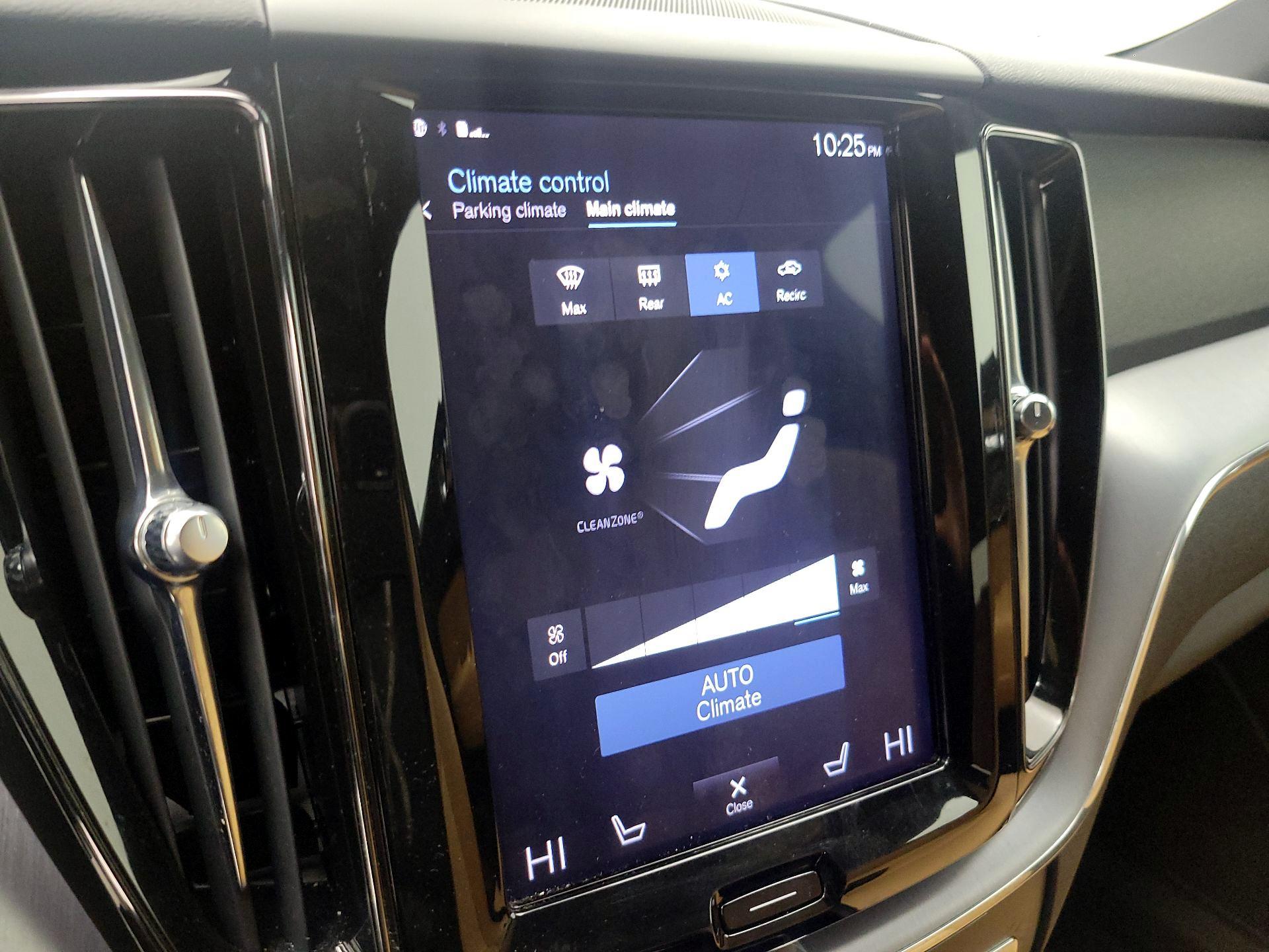 Thumbnail: 2020 Volvo XC60 - 16