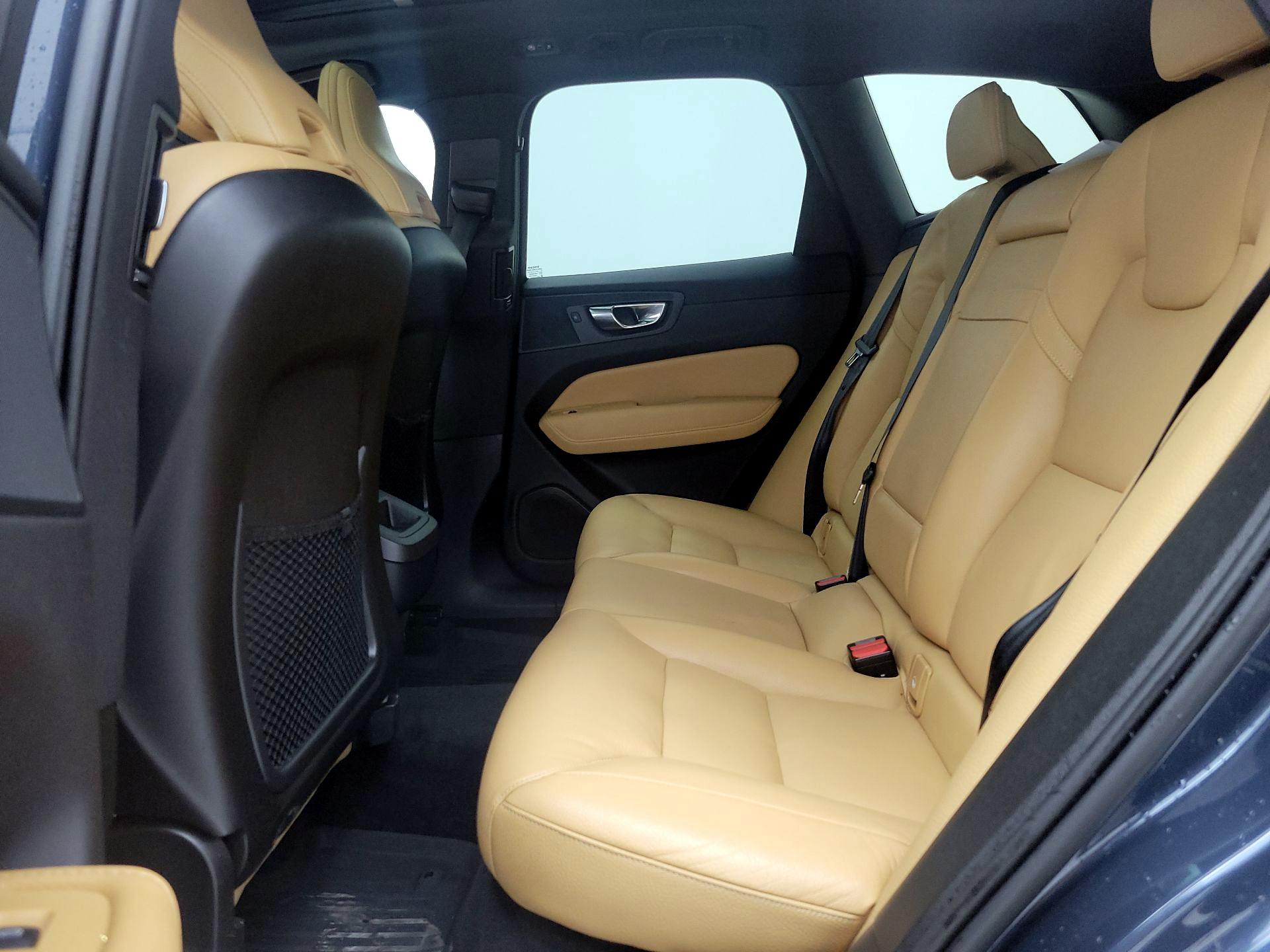 Thumbnail: 2020 Volvo XC60 - 20