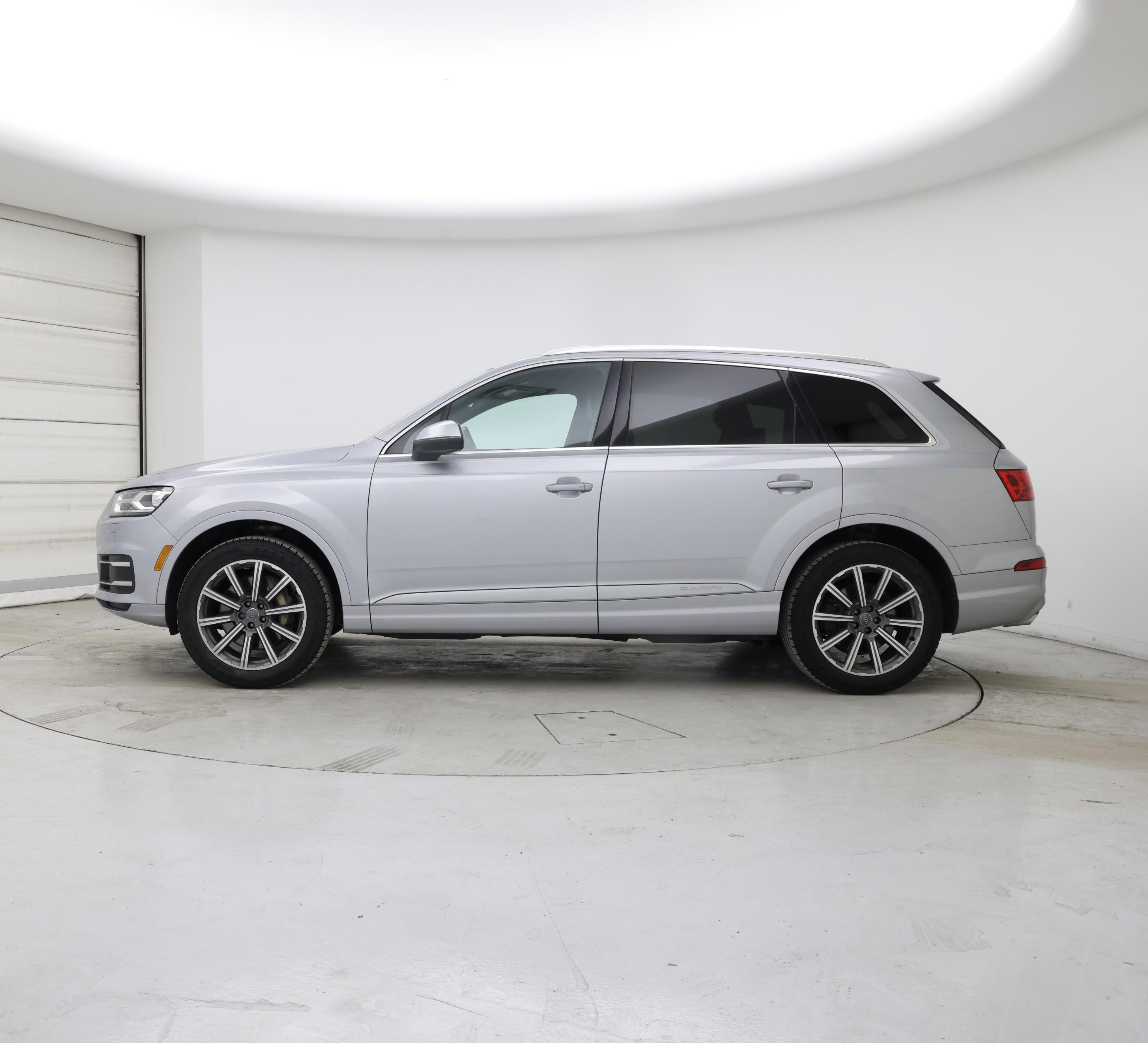 Thumbnail: 2017 Audi Q7 - 3