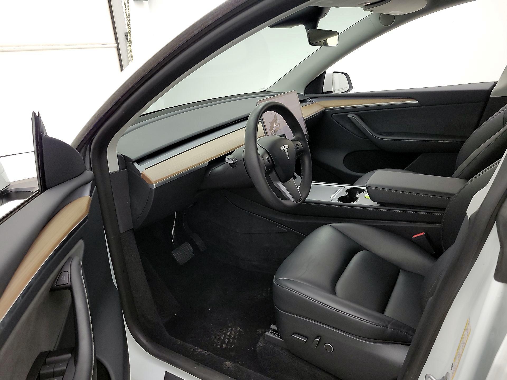 Thumbnail: 2023 Tesla Model Y - 11