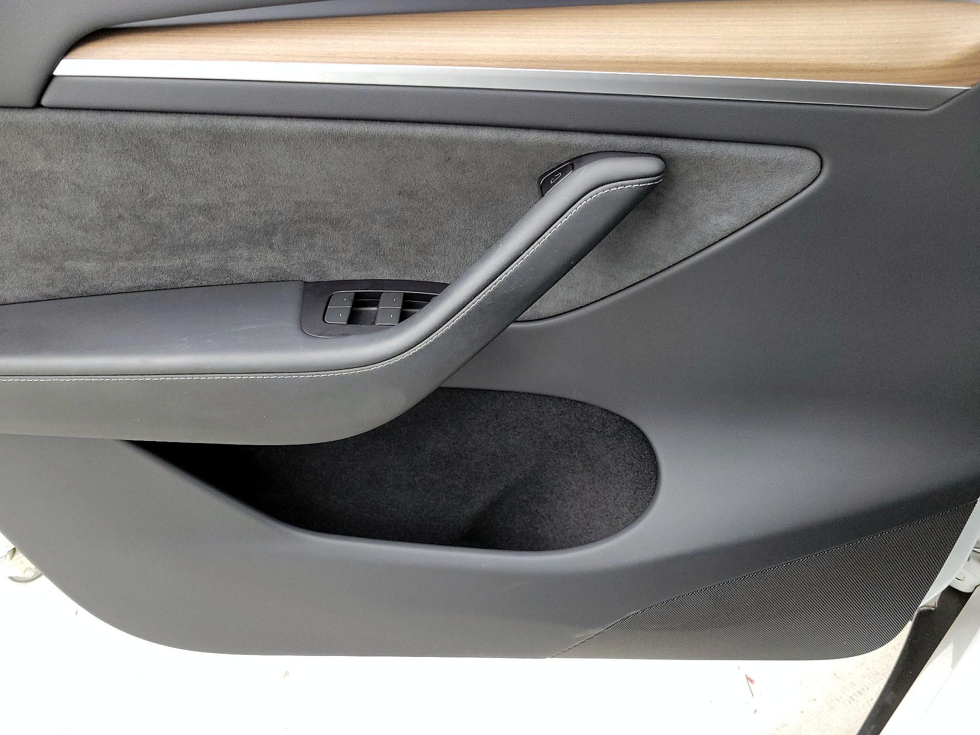 Thumbnail: 2023 Tesla Model Y - 12