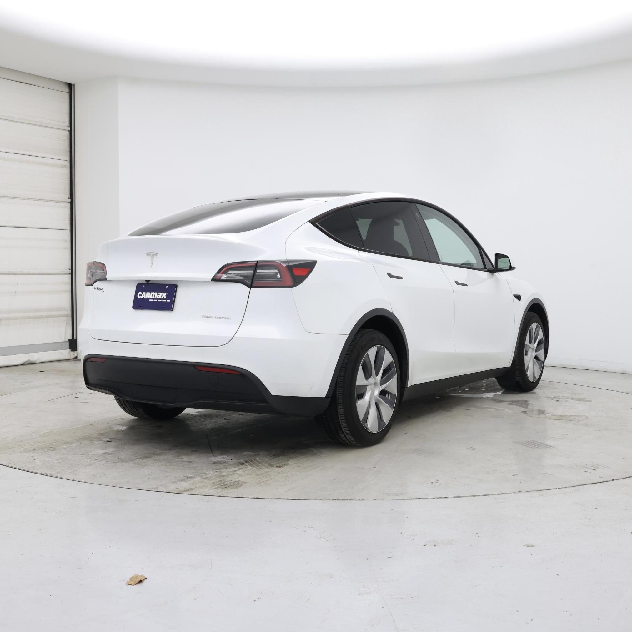 Thumbnail: 2023 Tesla Model Y - 8