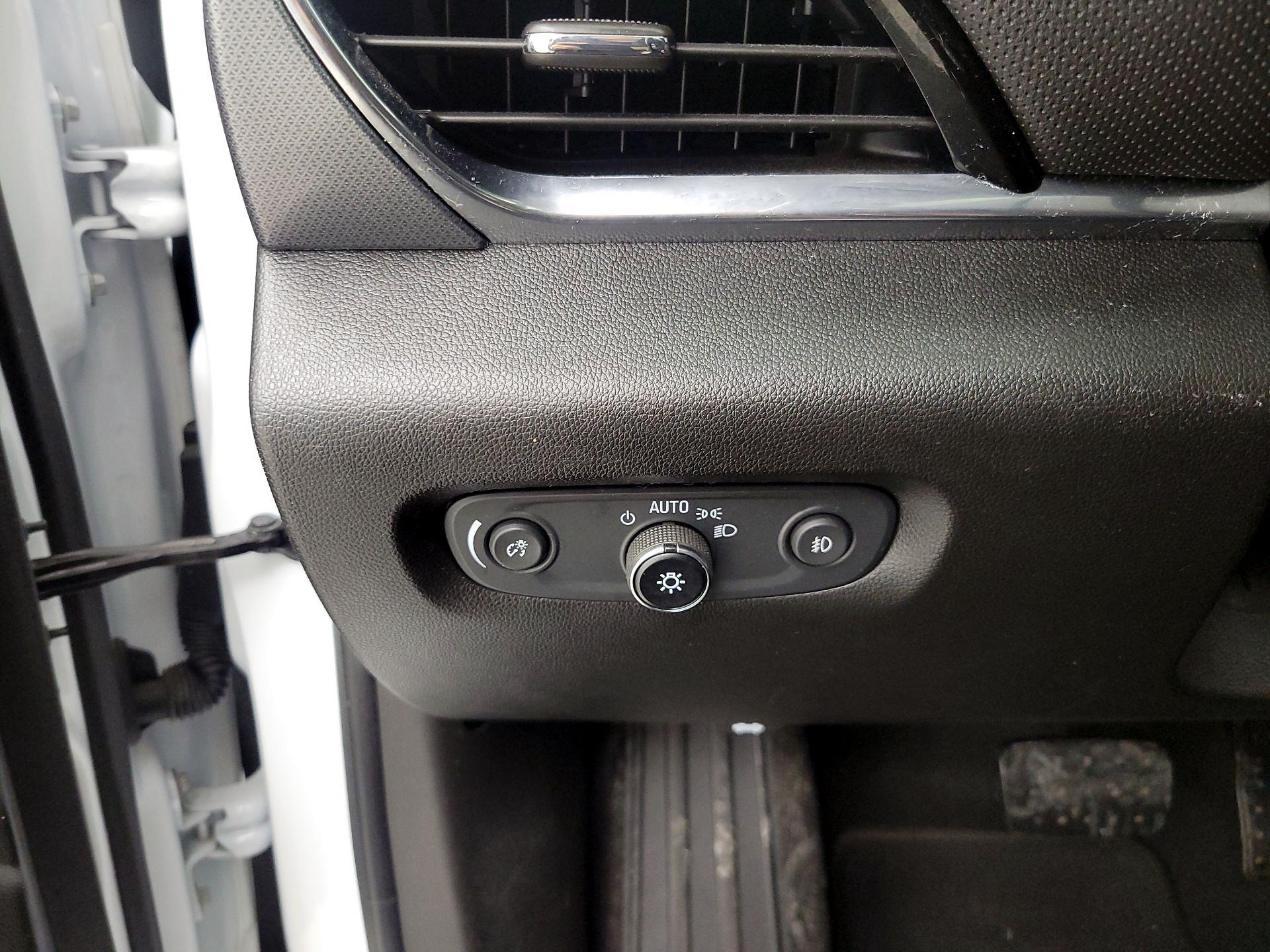 Thumbnail: 2020 Chevrolet Traverse - 13