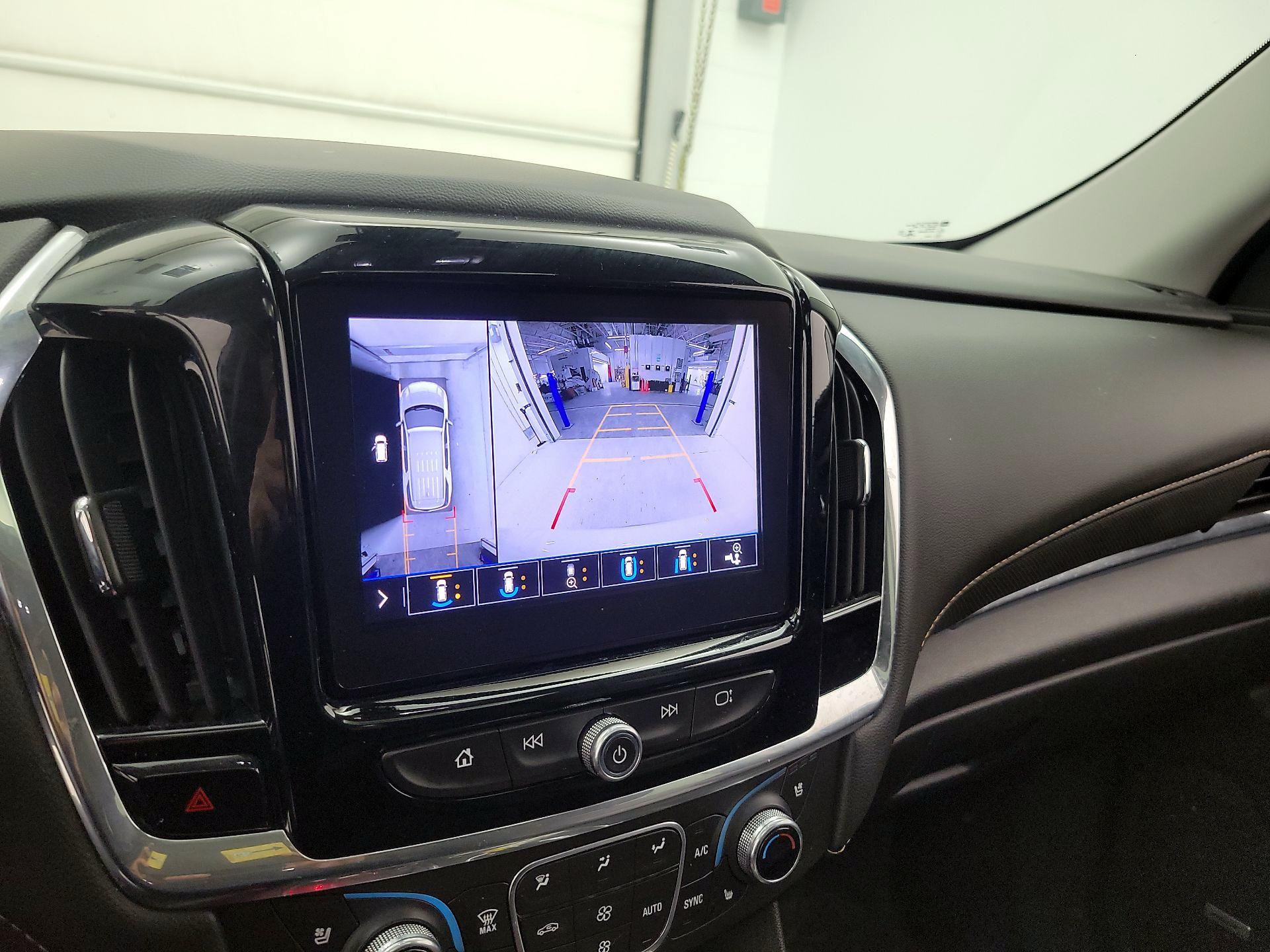 Thumbnail: 2020 Chevrolet Traverse - 14