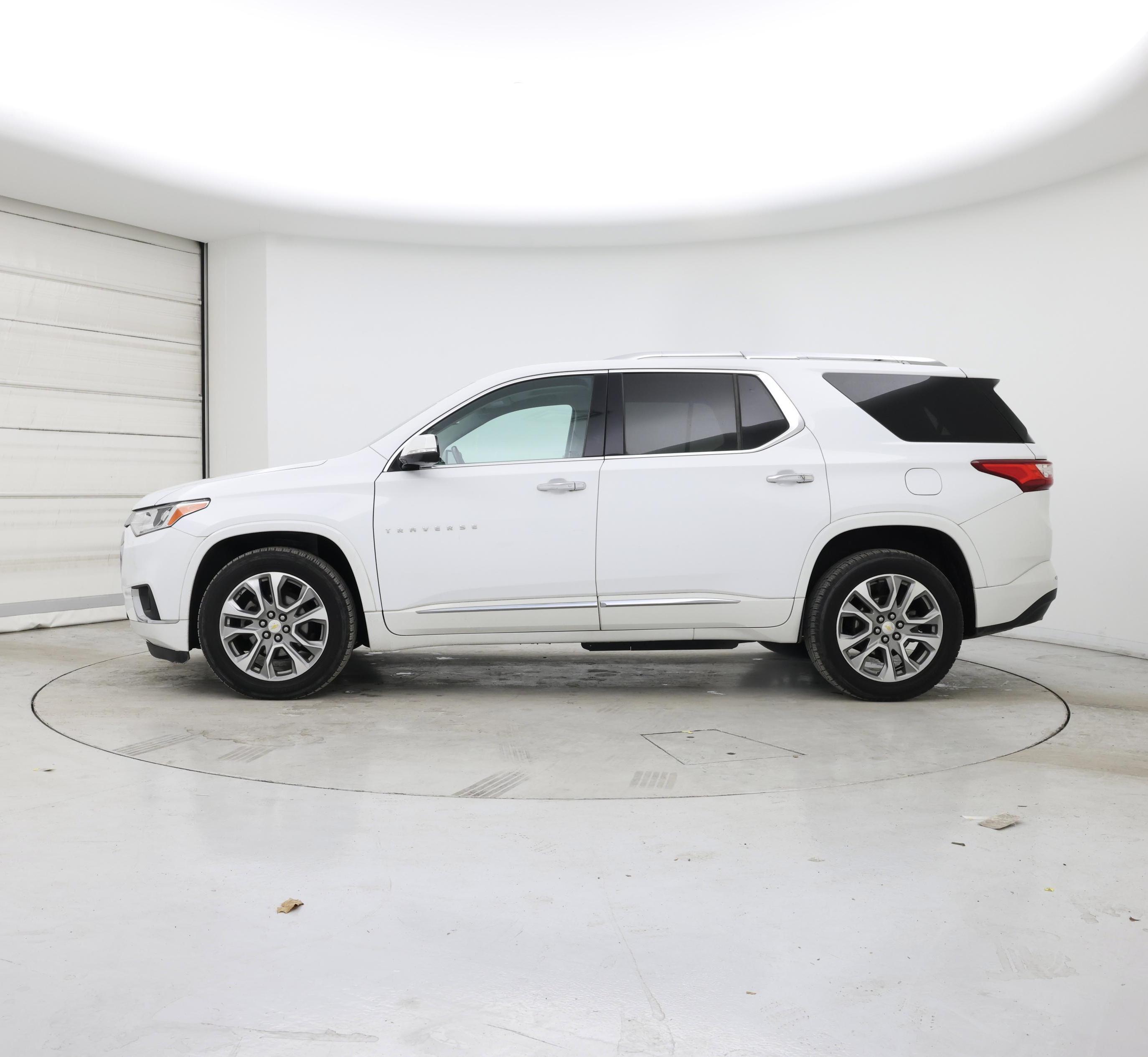 Thumbnail: 2020 Chevrolet Traverse - 3