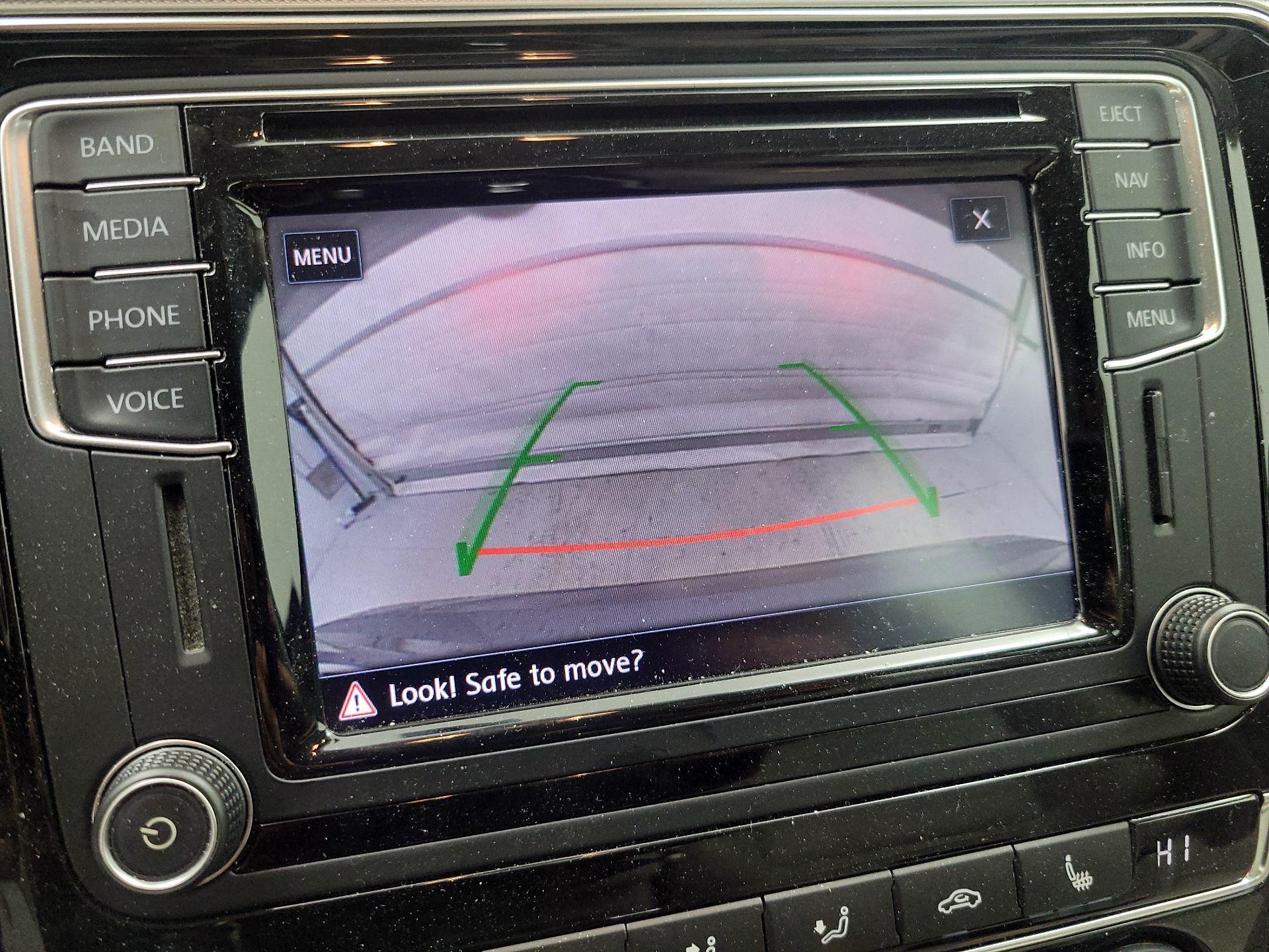 Thumbnail: 2017 Volkswagen Passat - 14