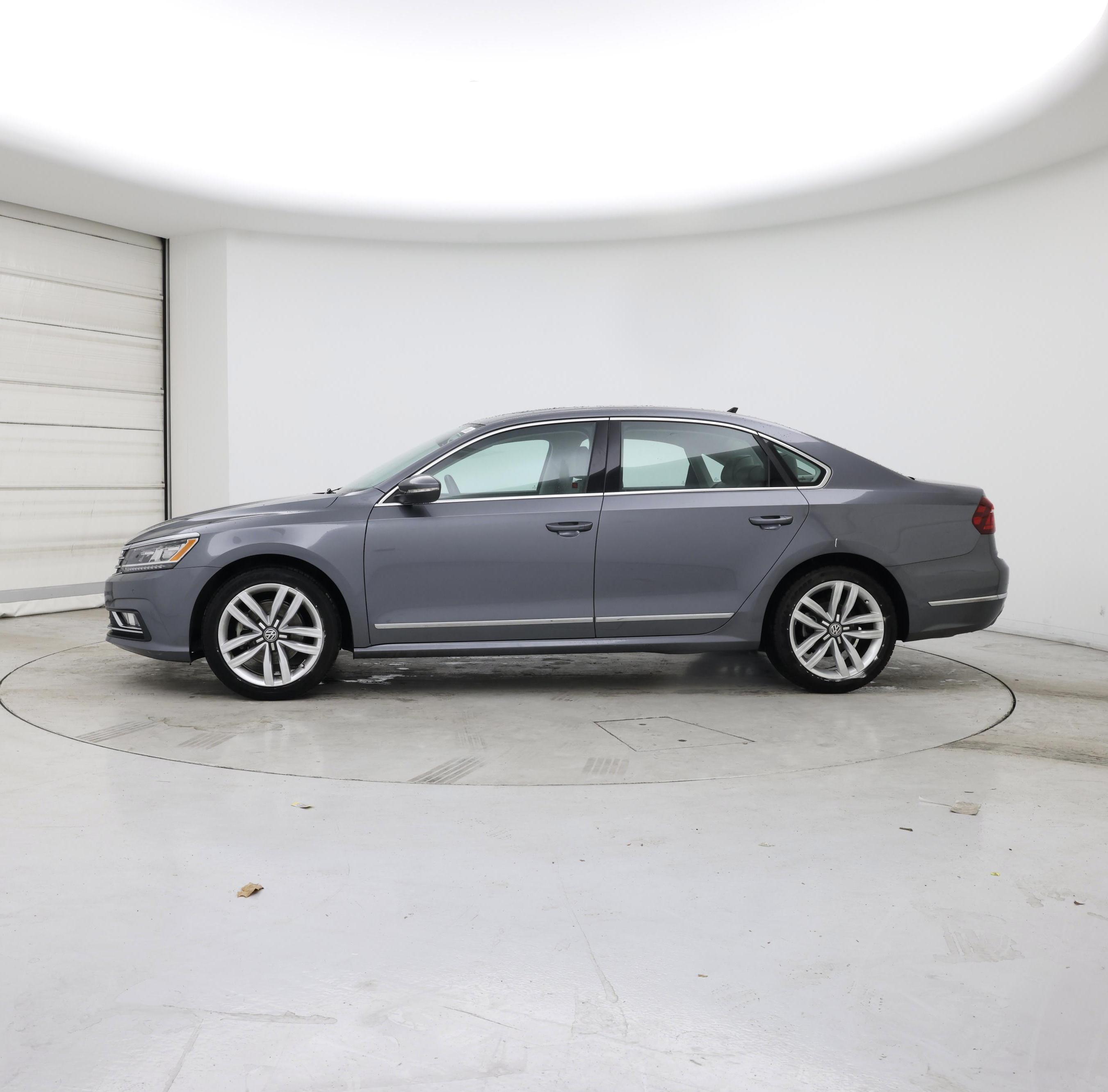 Thumbnail: 2017 Volkswagen Passat - 3