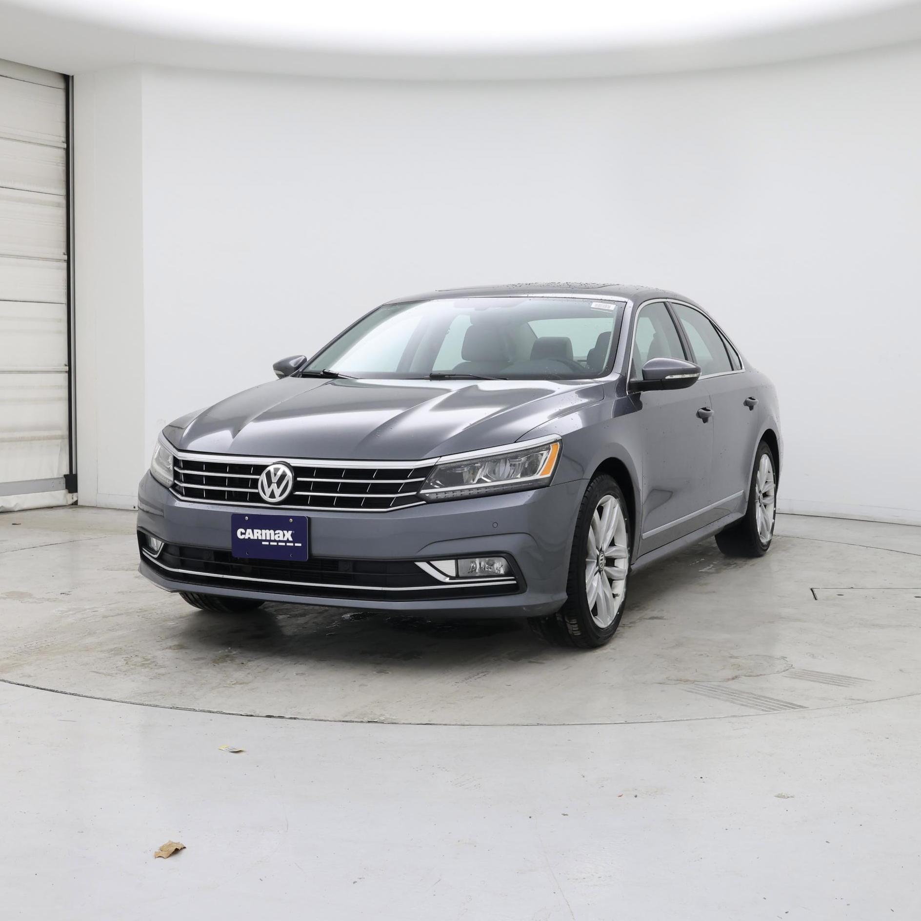 Thumbnail: 2017 Volkswagen Passat - 4