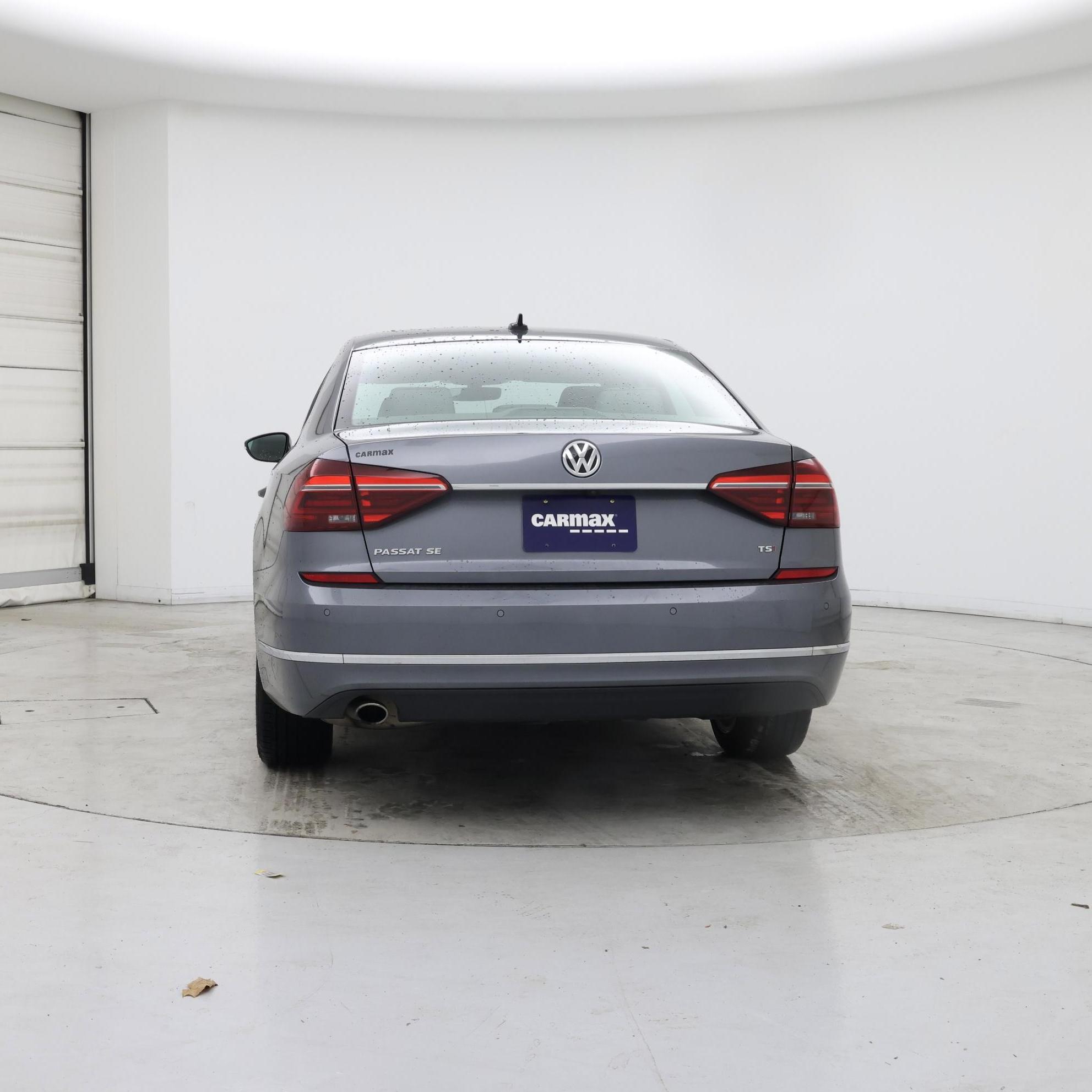 Thumbnail: 2017 Volkswagen Passat - 6