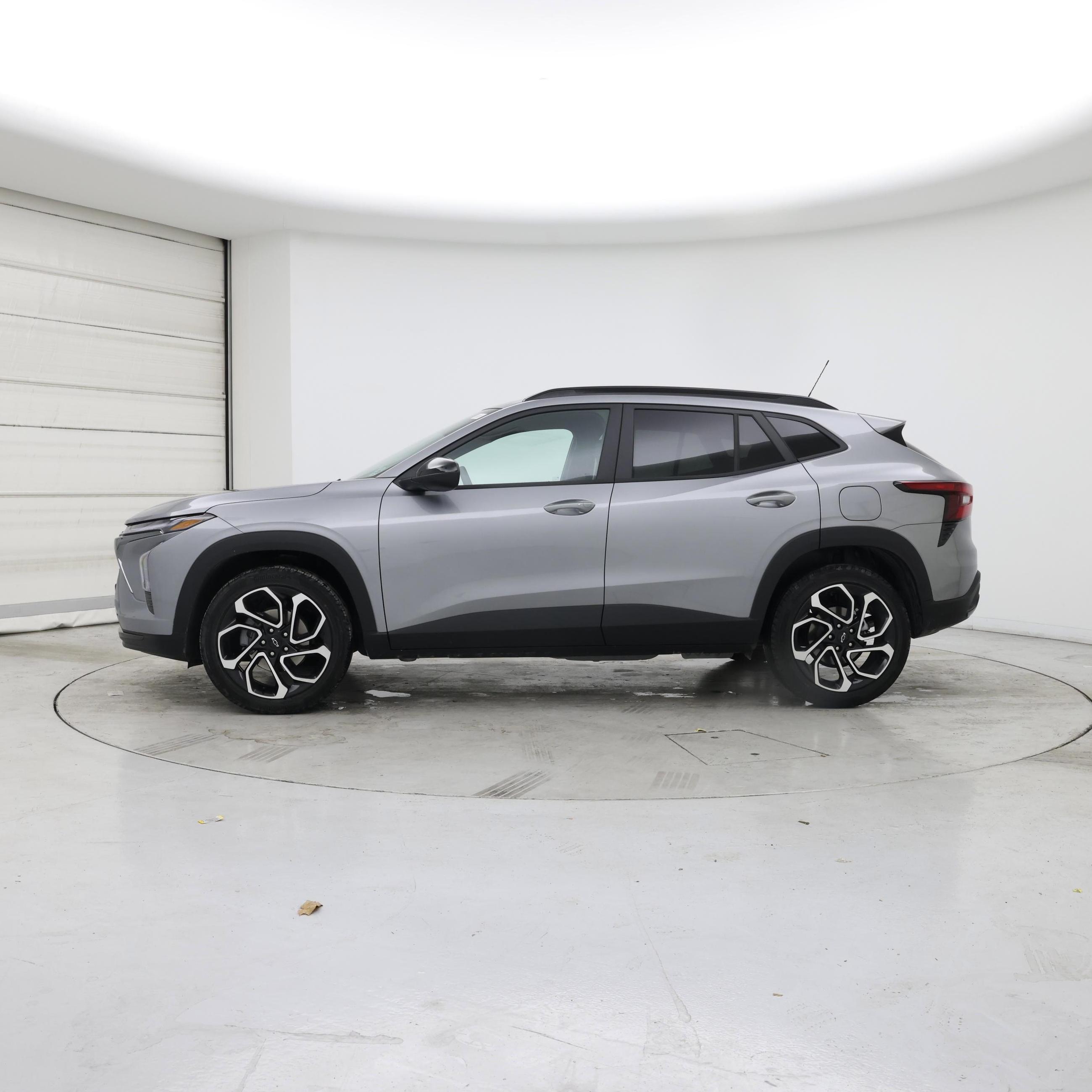 Thumbnail: 2025 Chevrolet Trax - 3