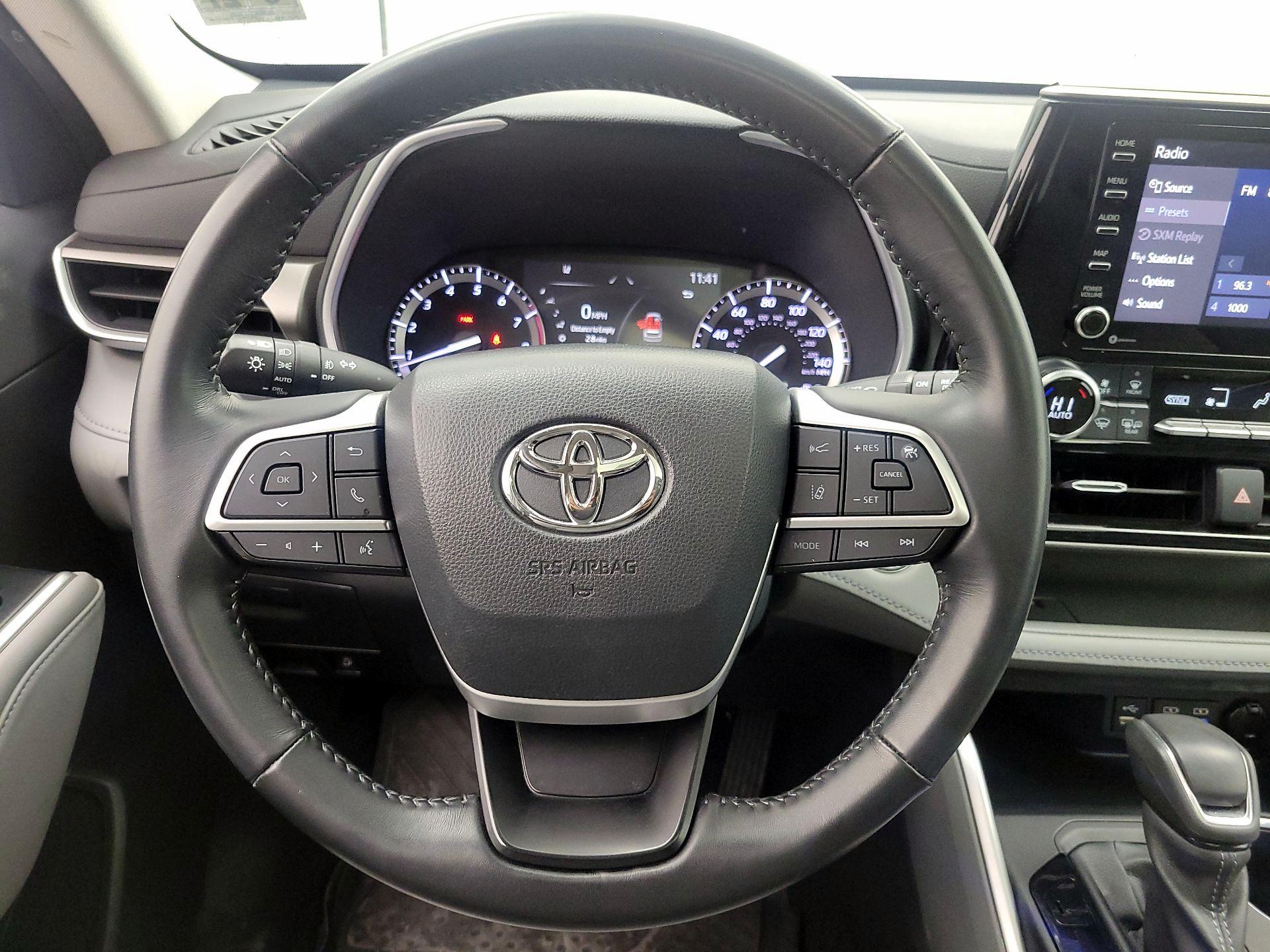 Thumbnail: 2022 Toyota Highlander - 10