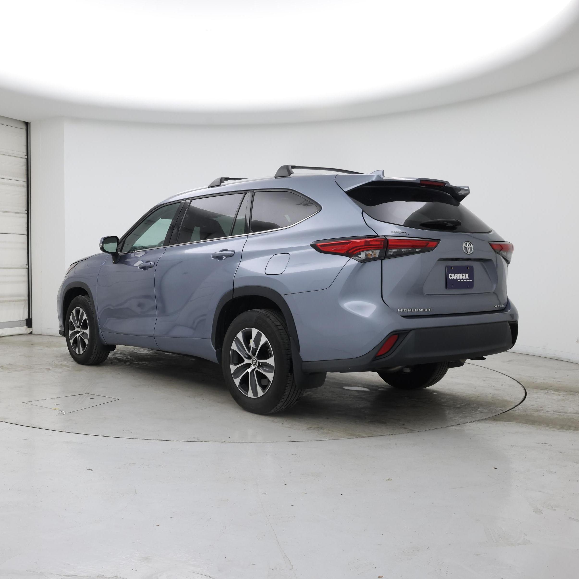 Thumbnail: 2022 Toyota Highlander - 2