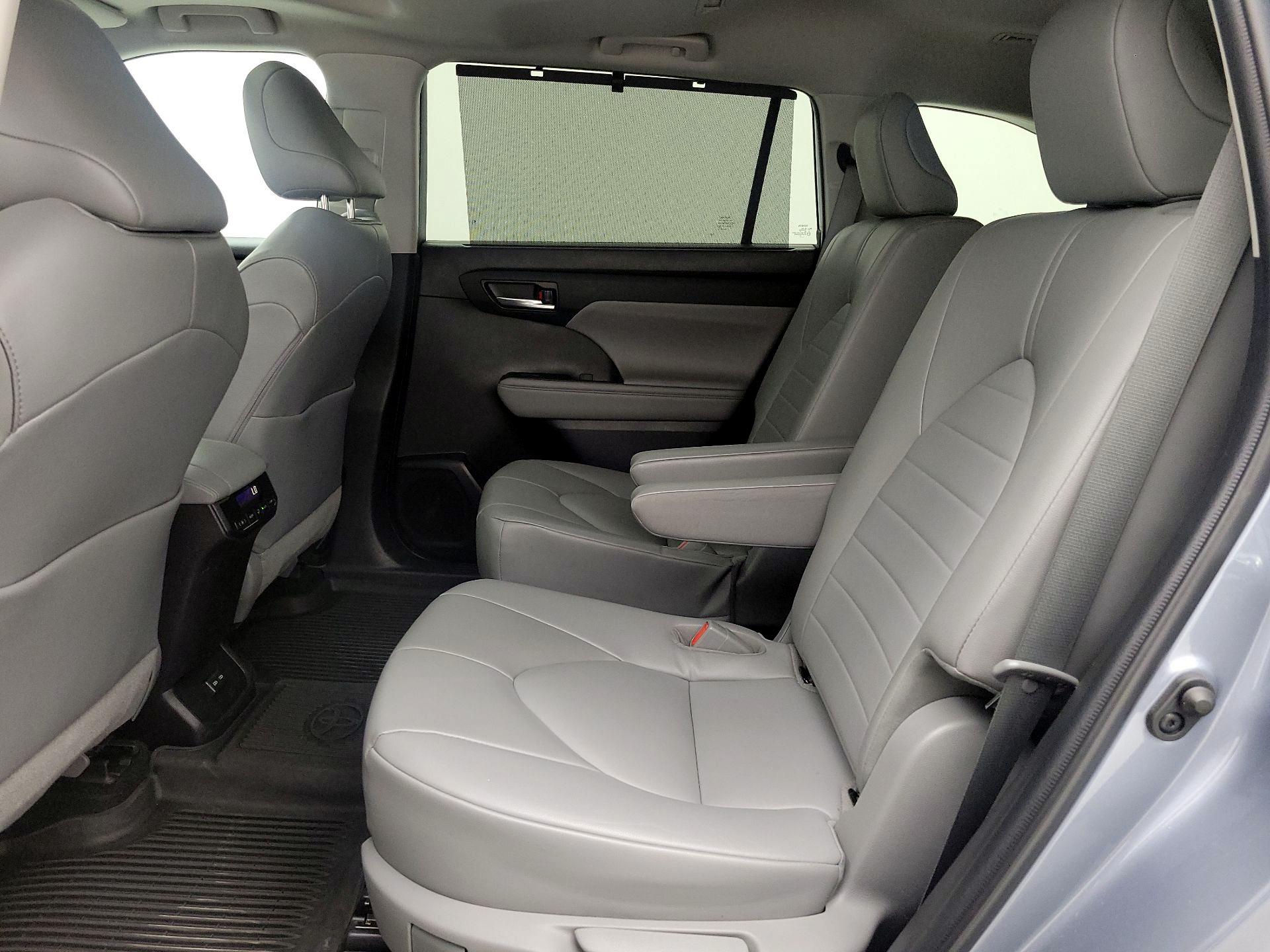 Thumbnail: 2022 Toyota Highlander - 20