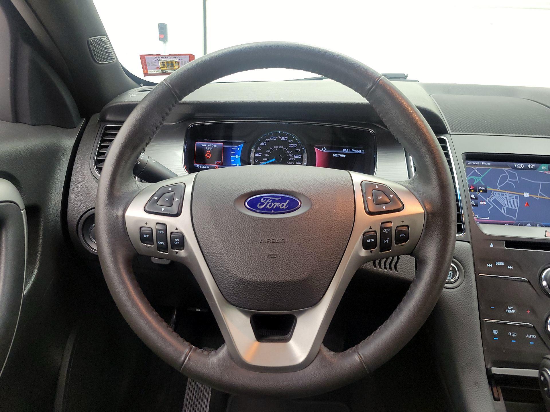 Thumbnail: 2015 Ford Taurus - 10