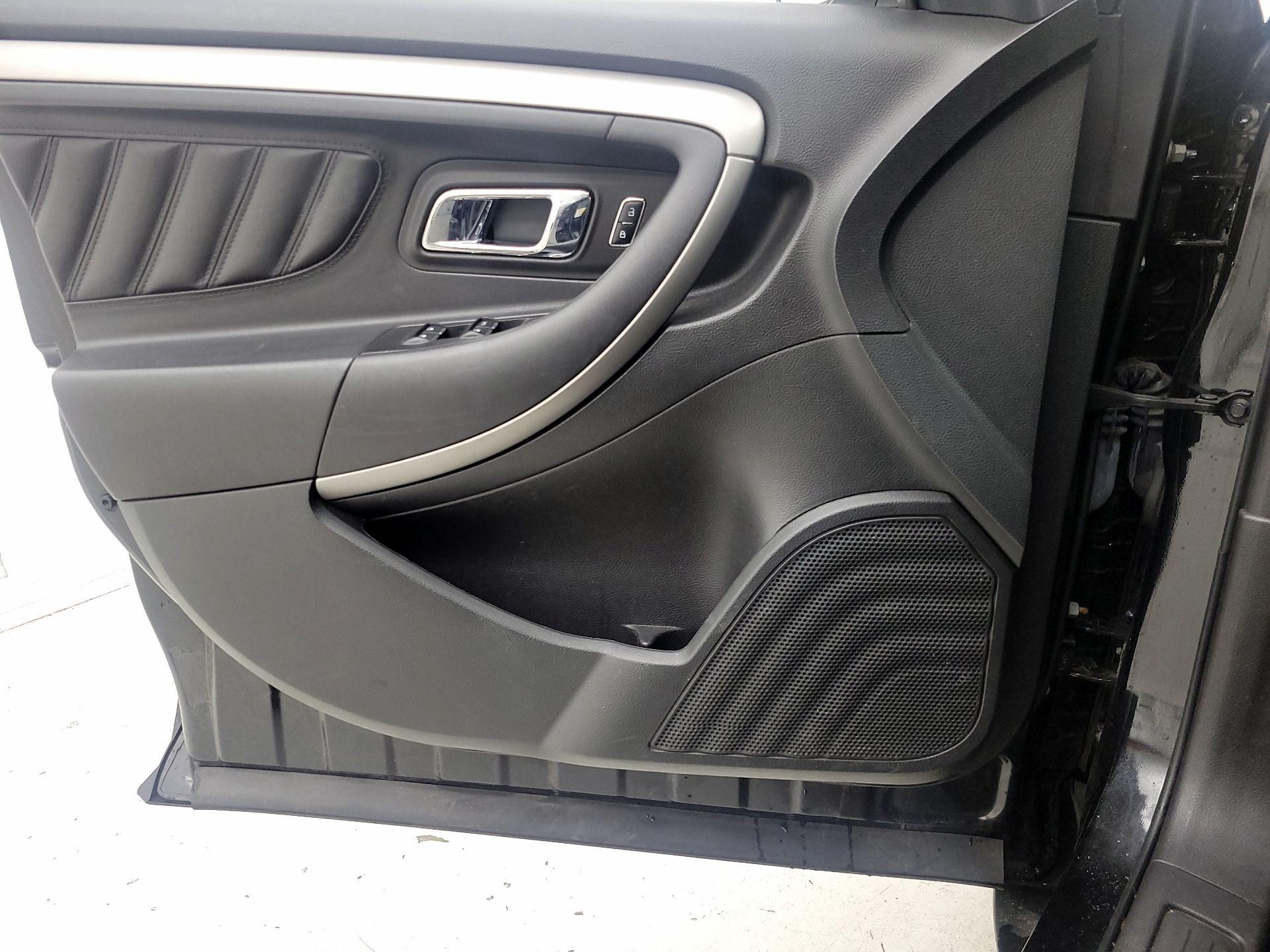 Thumbnail: 2015 Ford Taurus - 12