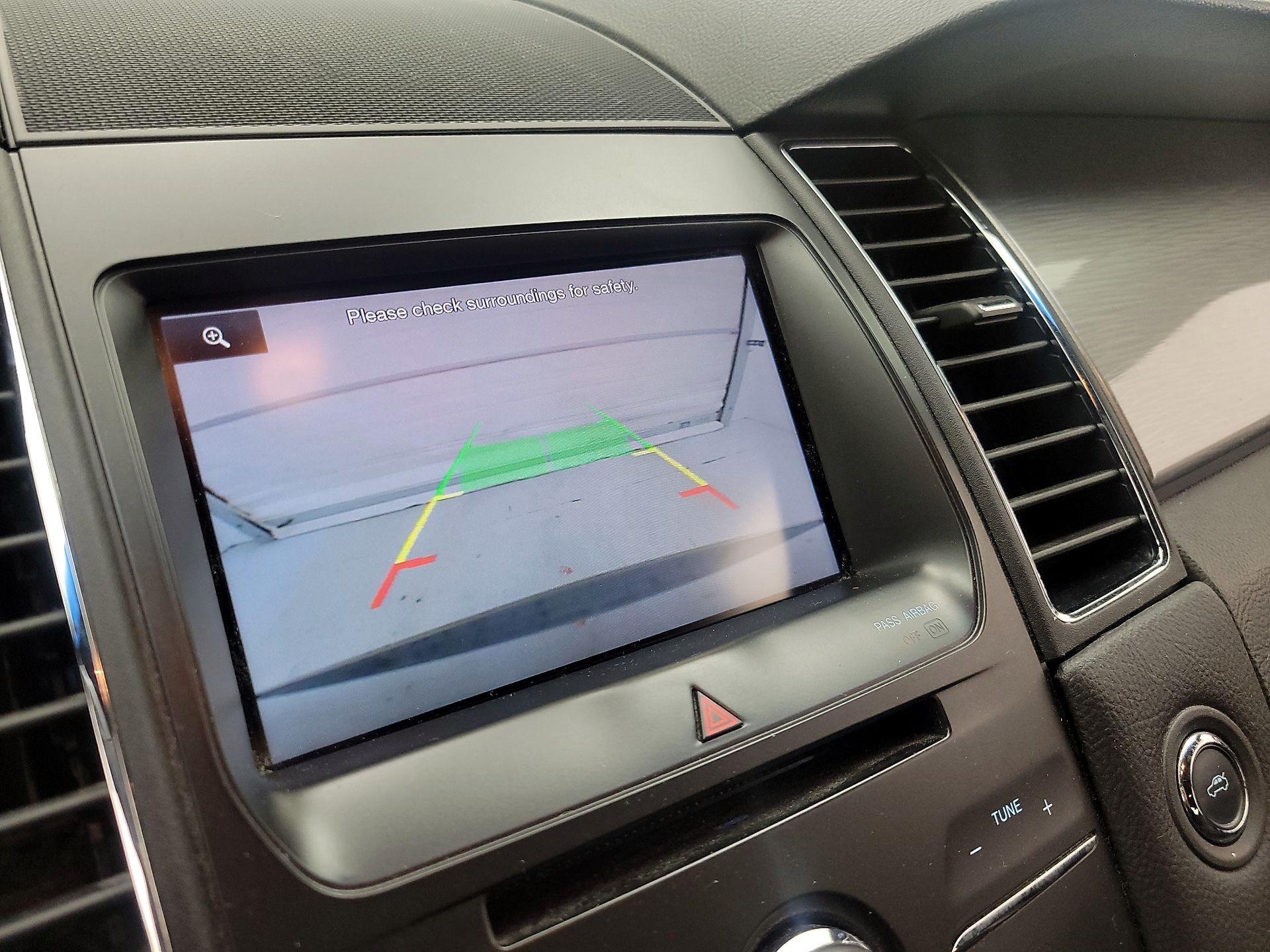 Thumbnail: 2015 Ford Taurus - 14