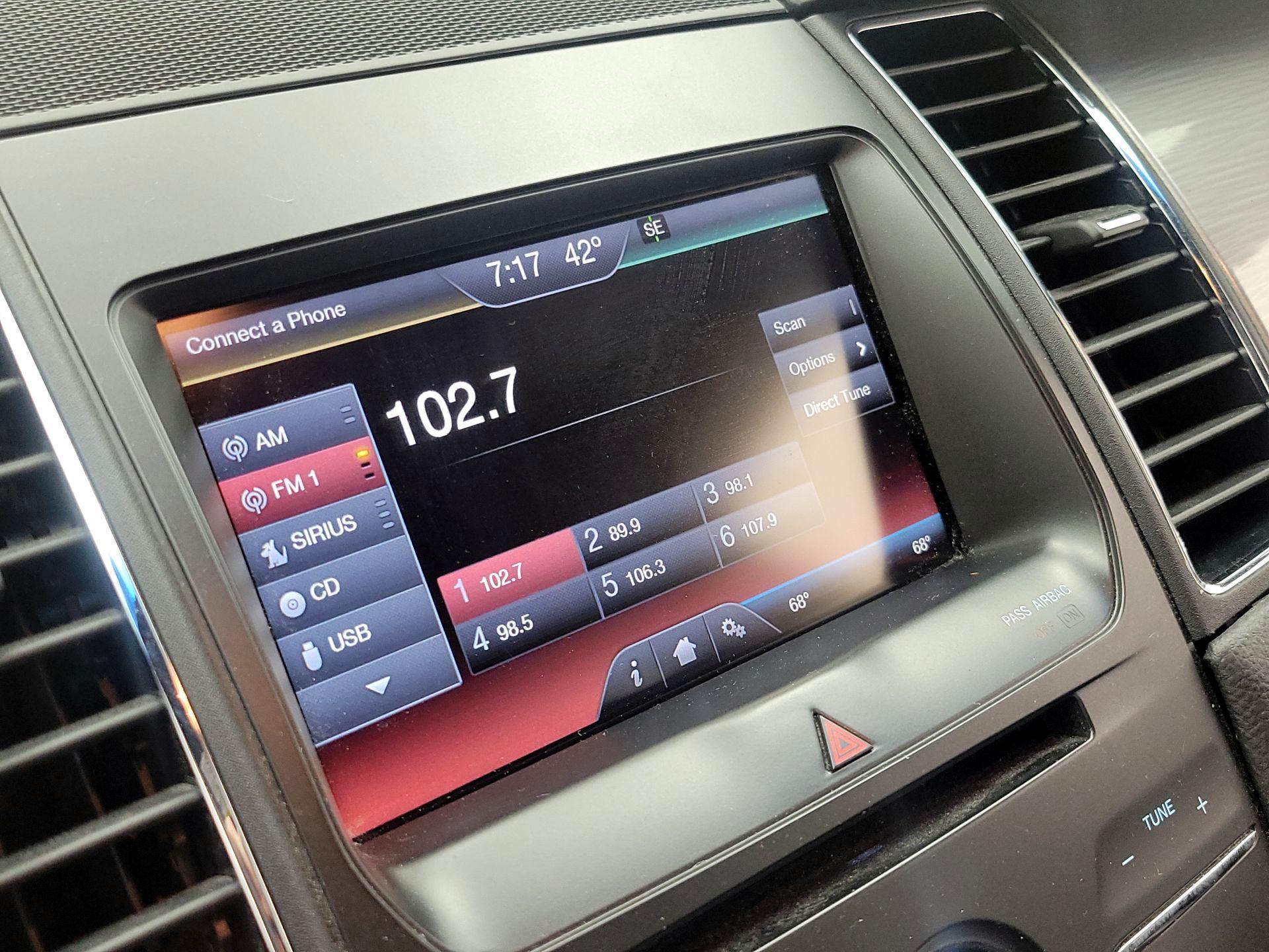 Thumbnail: 2015 Ford Taurus - 15