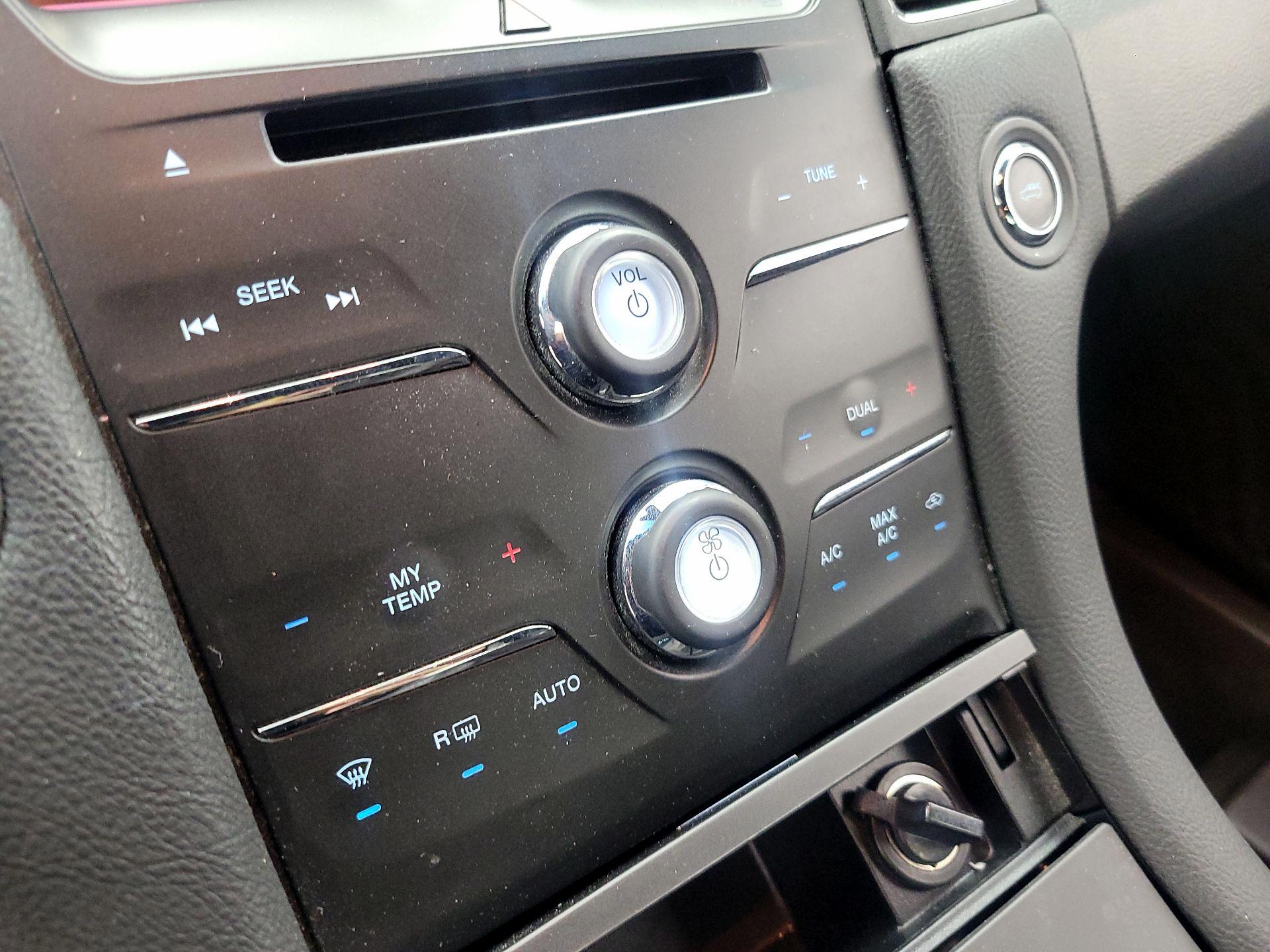 Thumbnail: 2015 Ford Taurus - 16