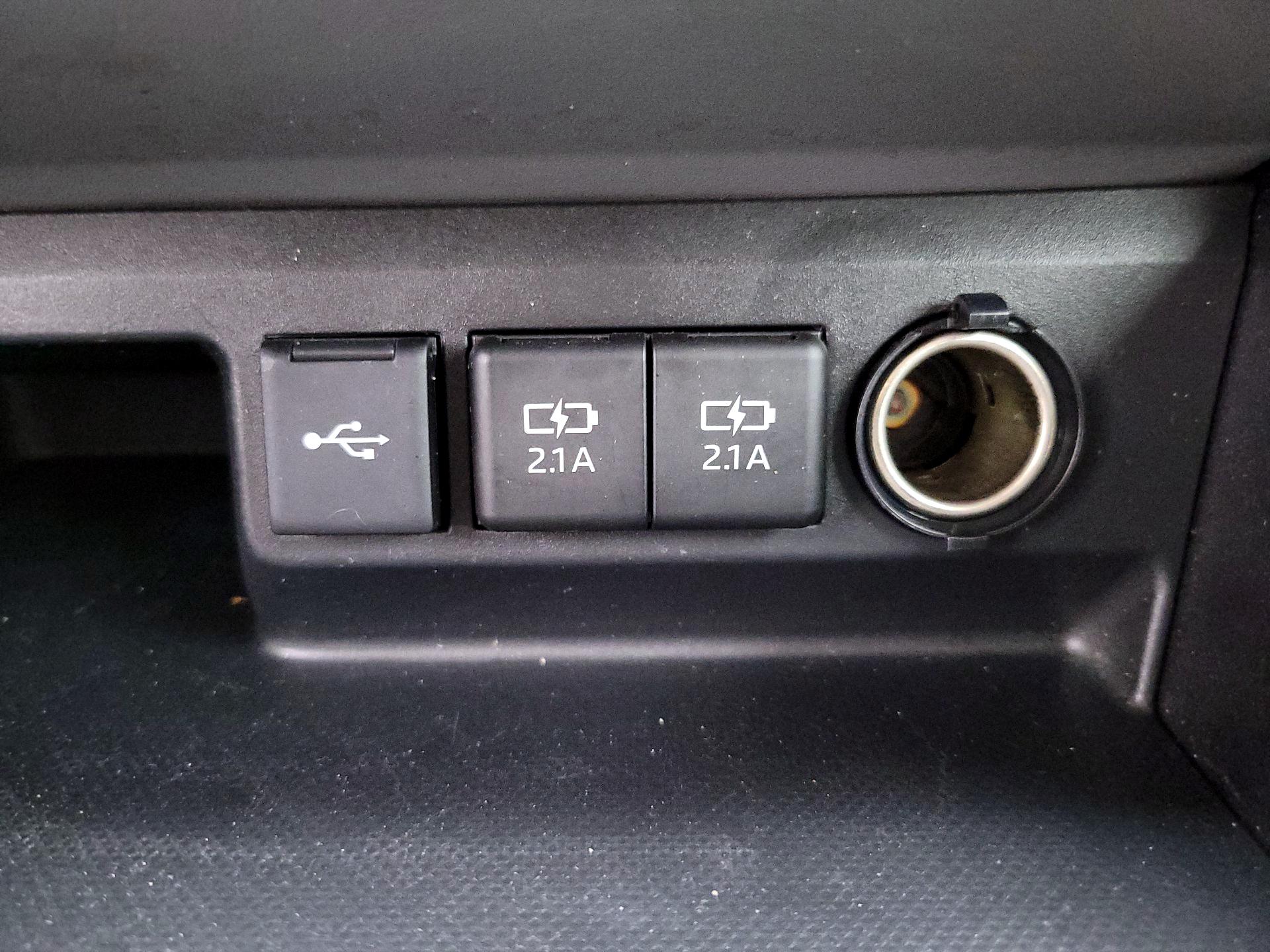 Thumbnail: 2020 Toyota Highlander - 18