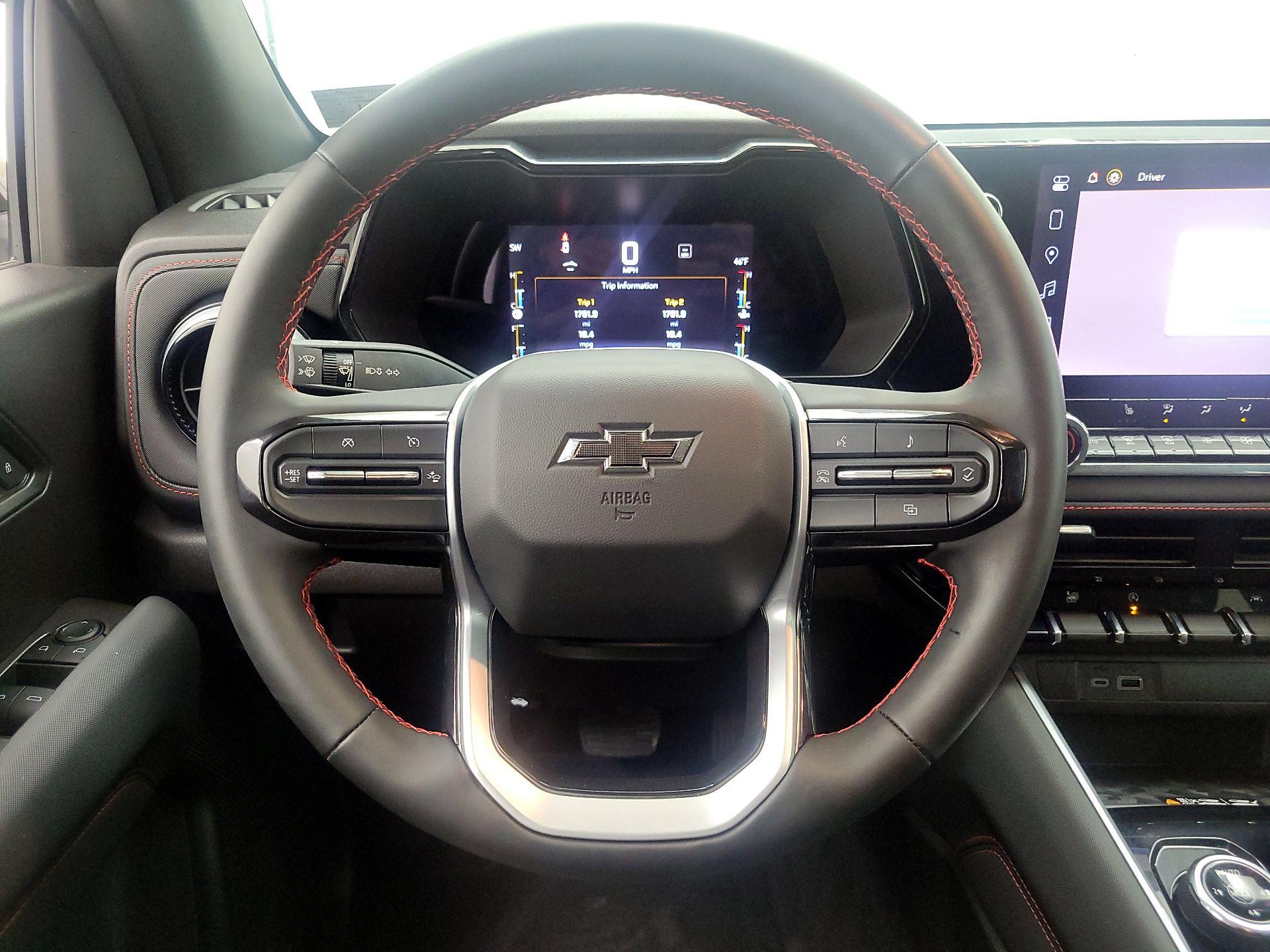 Thumbnail: 2023 Chevrolet Colorado - 10