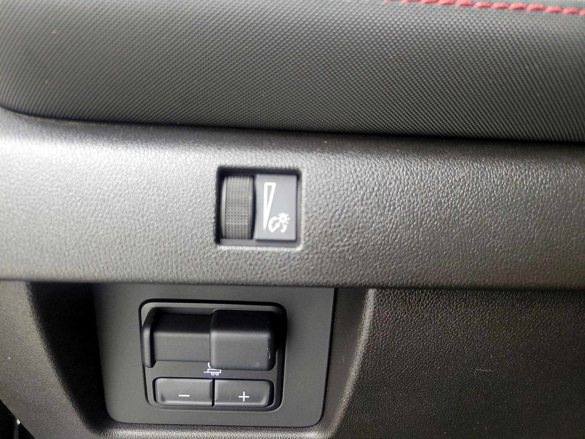 Thumbnail: 2023 Chevrolet Colorado - 13