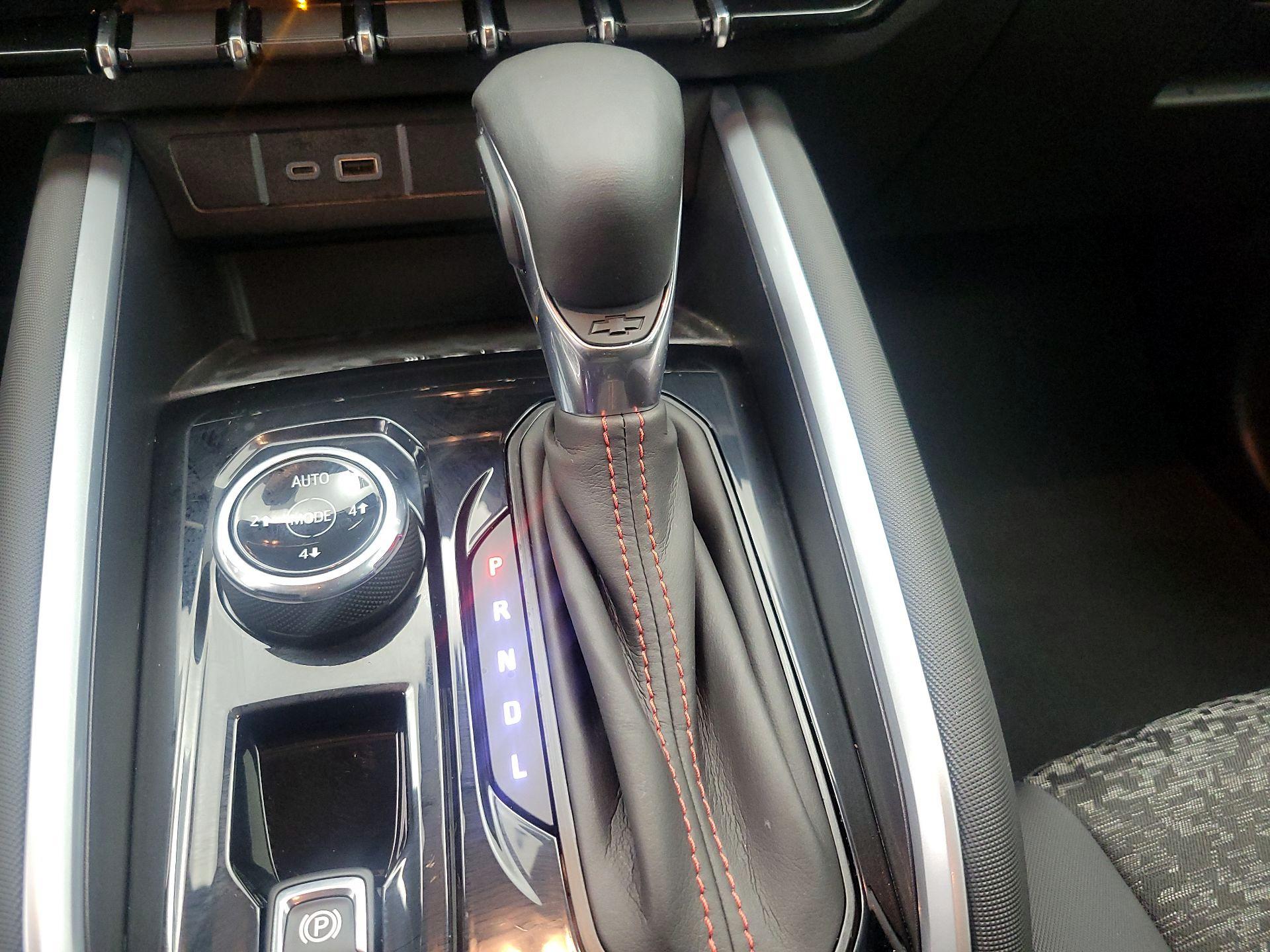 Thumbnail: 2023 Chevrolet Colorado - 17