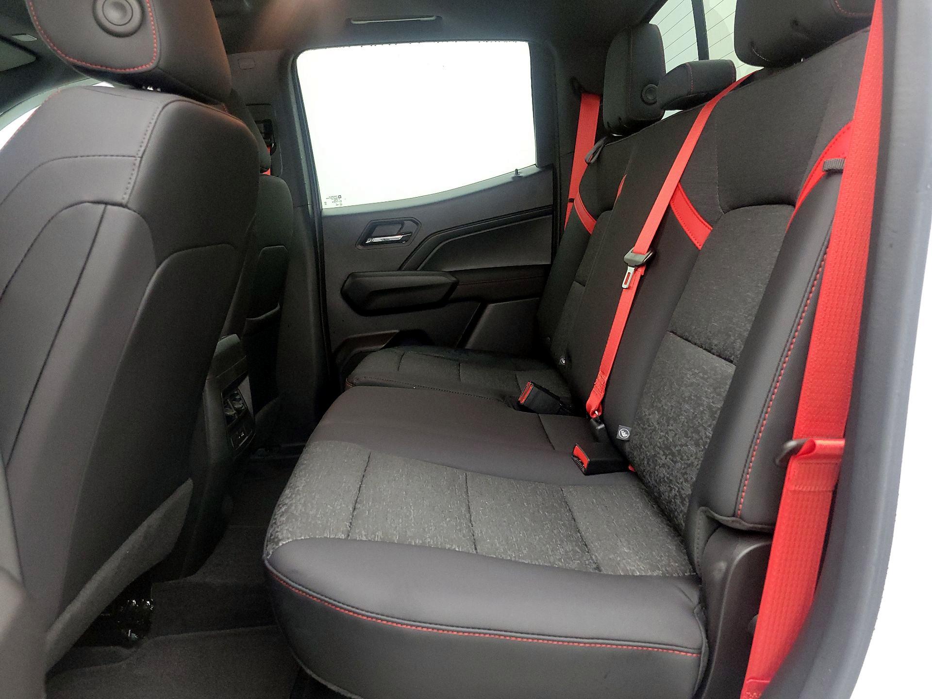 Thumbnail: 2023 Chevrolet Colorado - 20