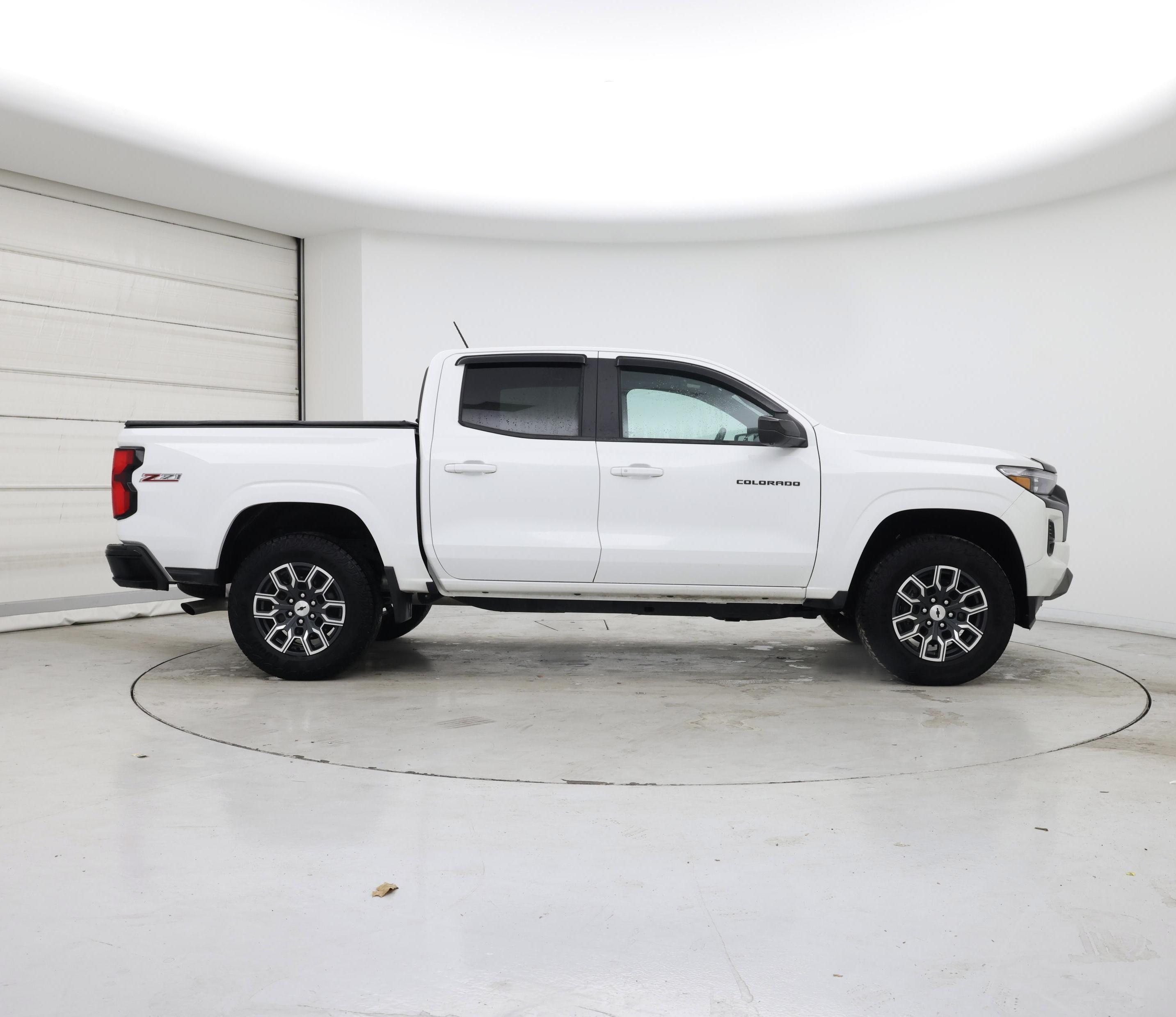 Thumbnail: 2023 Chevrolet Colorado - 7