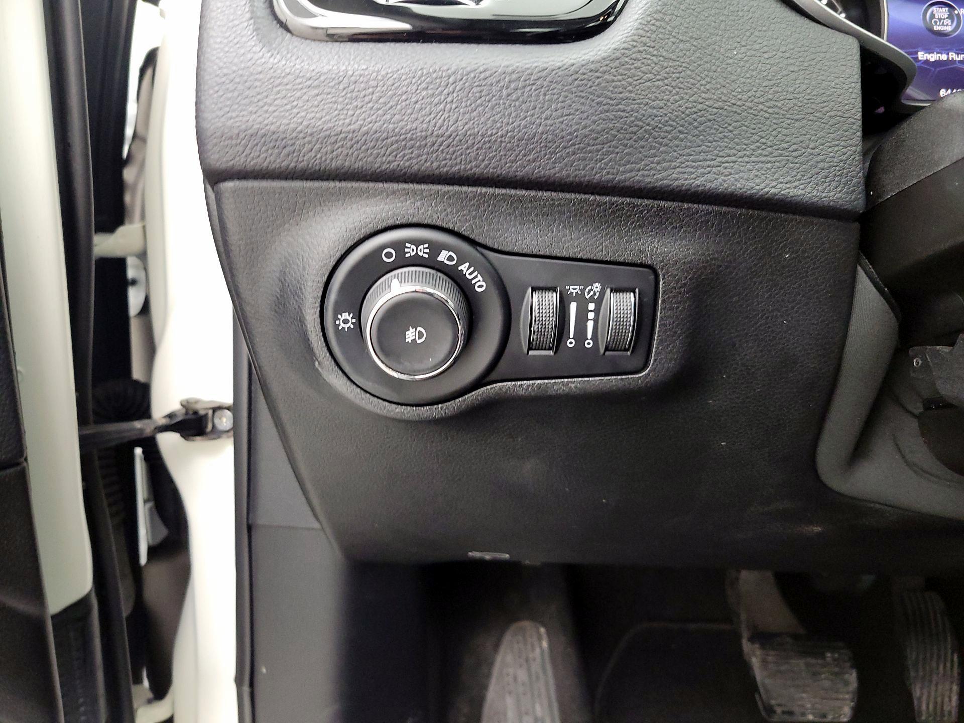 Thumbnail: 2018 Jeep Compass - 14