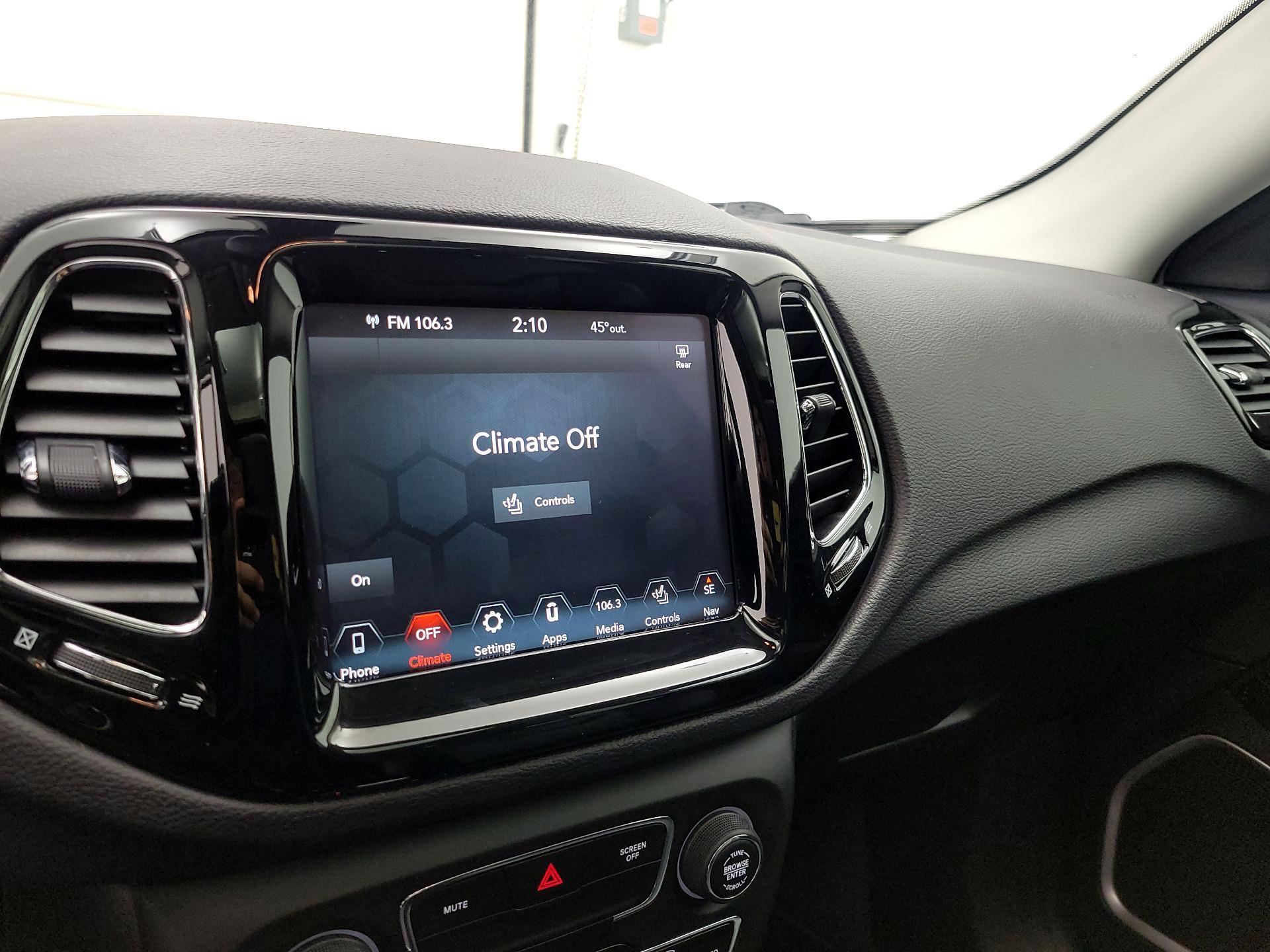 Thumbnail: 2018 Jeep Compass - 16