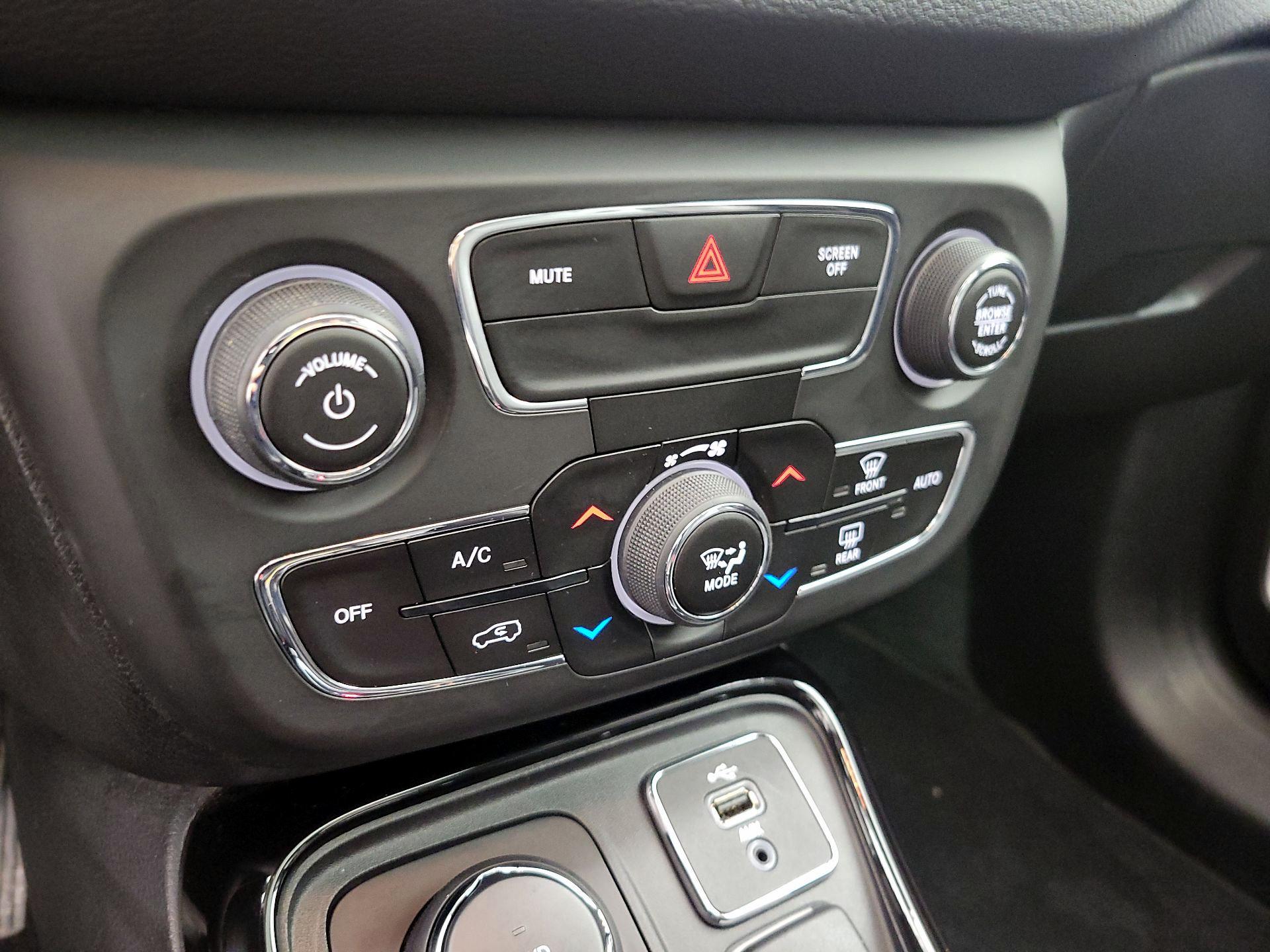 Thumbnail: 2018 Jeep Compass - 17